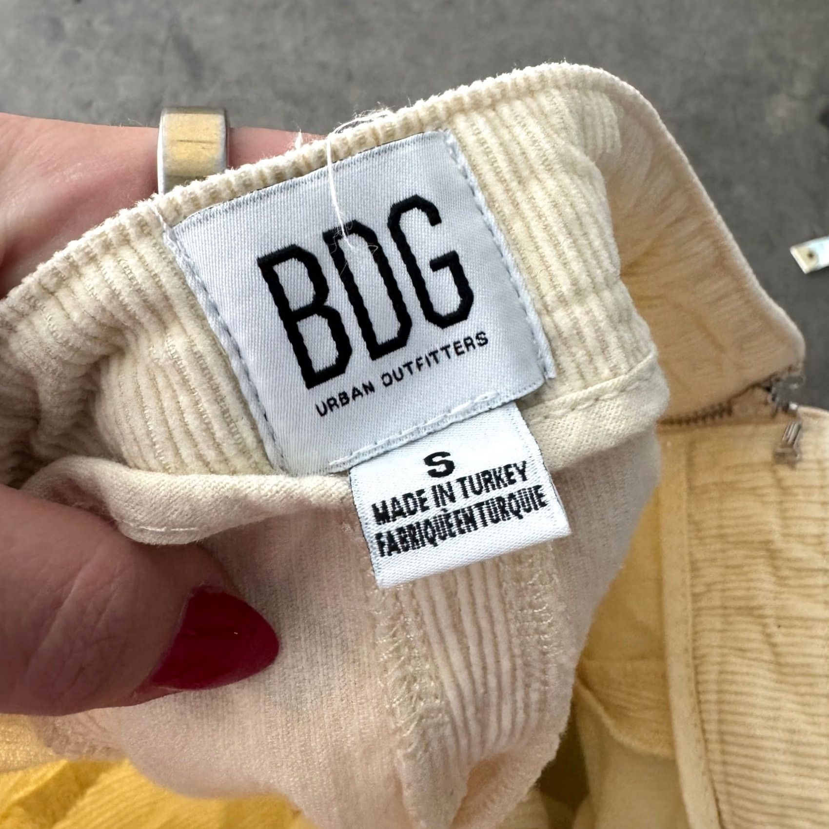Bdg VINTAGE BDG Skirt Women Short Mini Yellow Corduroy Pleated S 26 Size 28" / US 6 / IT 42 - 5 Thumbnail