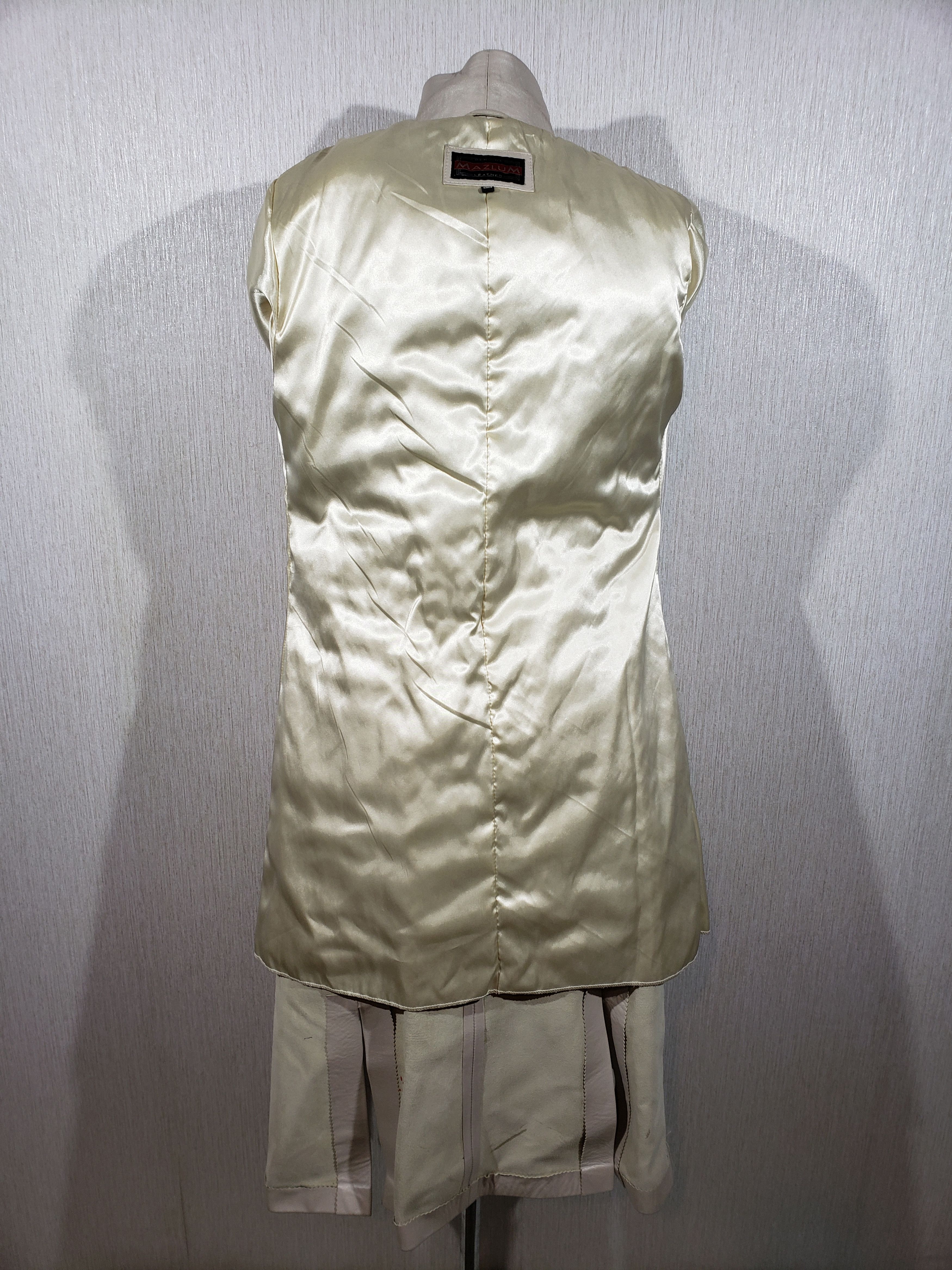 Other Elegant women's long leather jacket. Size M / US 6-8 / IT 42-44 - 6 Thumbnail