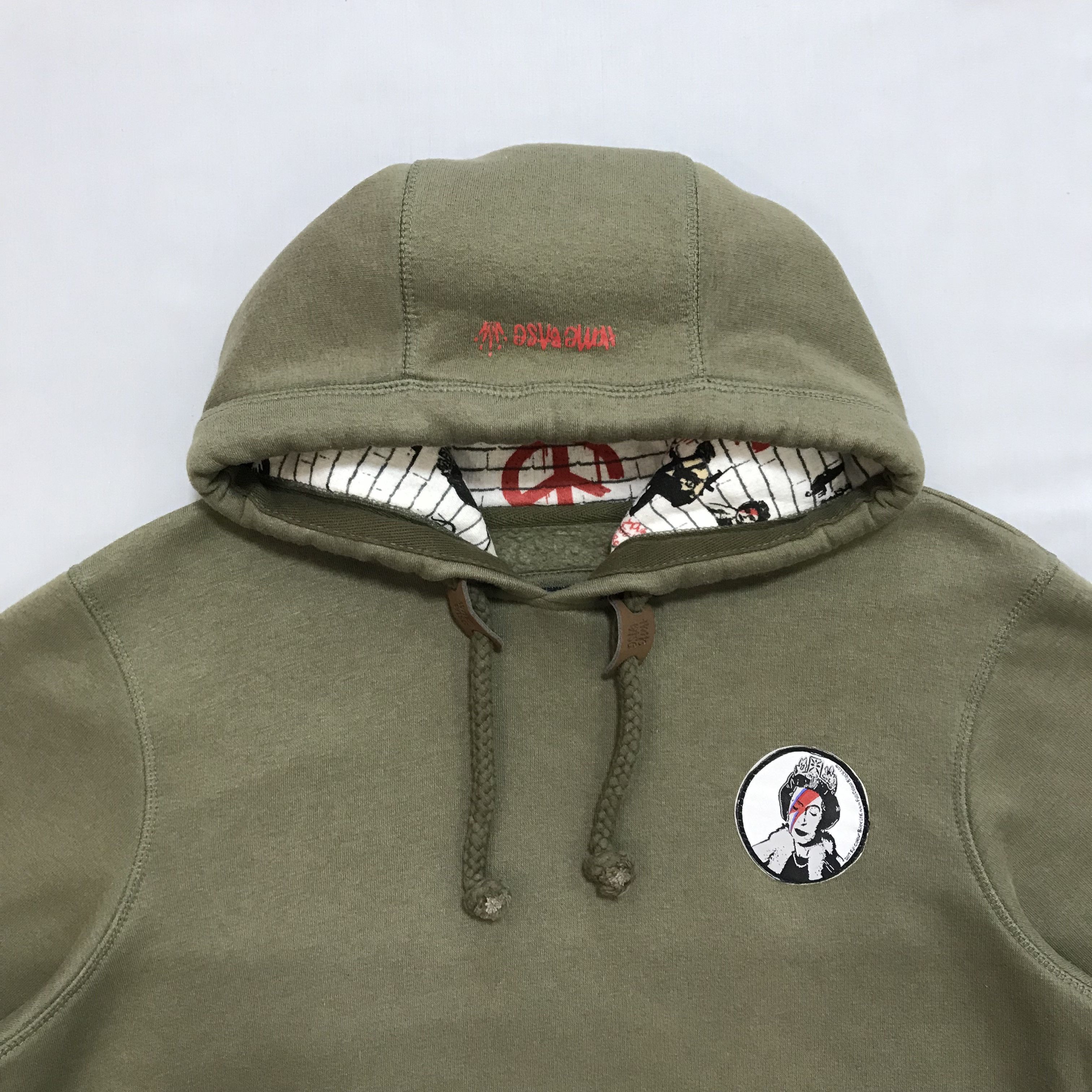 Other BANKSY QUEEN BOWIE LIZZIE STARDUST Brandalised Hoodie Hoody Size US S / EU 44-46 / 1 - 3 Thumbnail