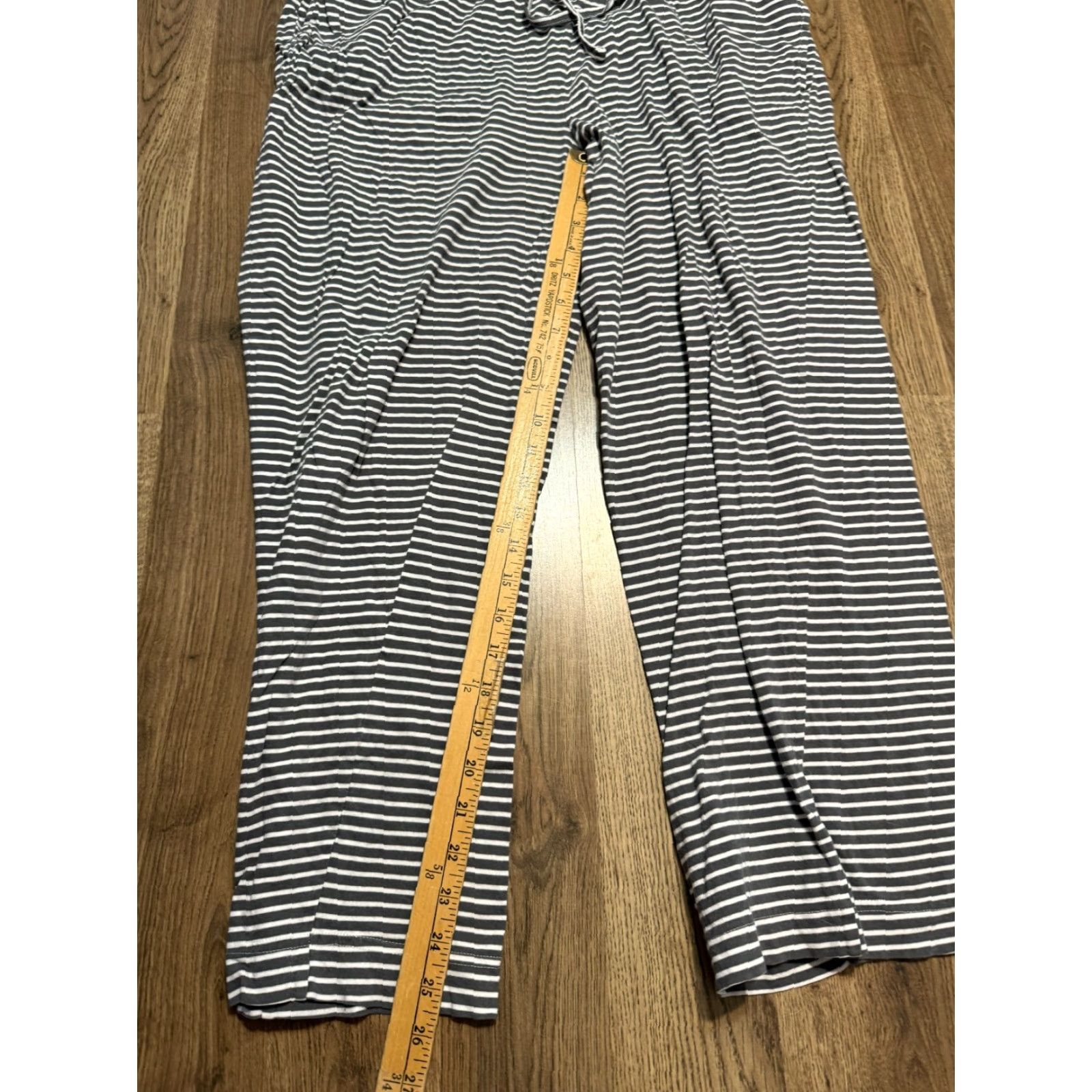 Jockey **Jockey Gray Women's Large Stripe Tie Waist PJ Pants** User: Jockey Gray Women's Large Stripe Tie Waist PJ Pants Size 36" / US 14 / IT 50 - 7 Thumbnail