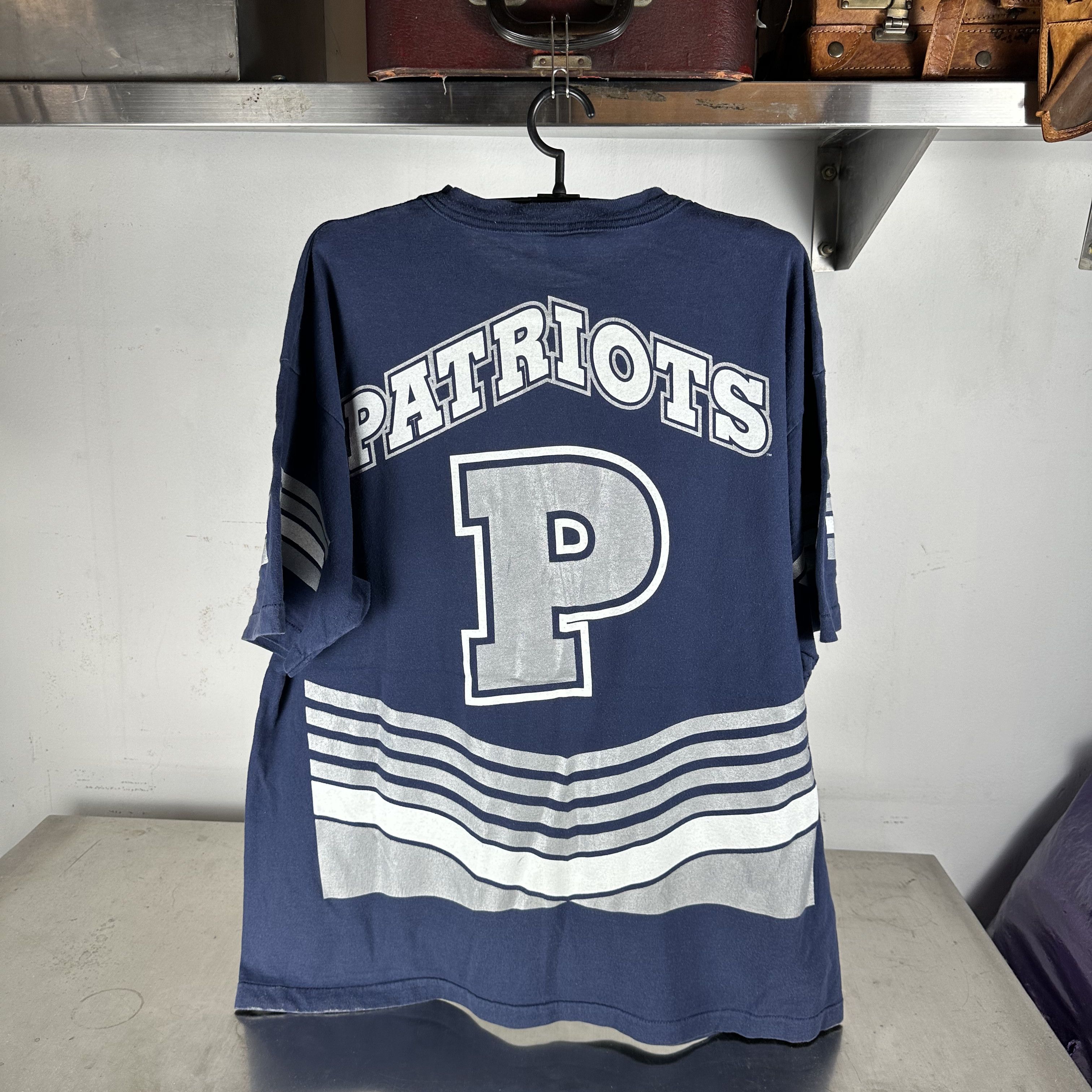 Vintage Vintage 90s New England Patriots NFL AOP Salem T-shirt Size US XXL / EU 58 / 5 - 3 Thumbnail