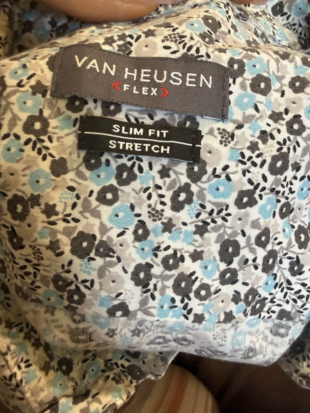 Van Heusen Men's Van Heusen Casual Button Down Shirt M White Blue Flora Size US M / EU 48-50 / 2 - 5 Thumbnail