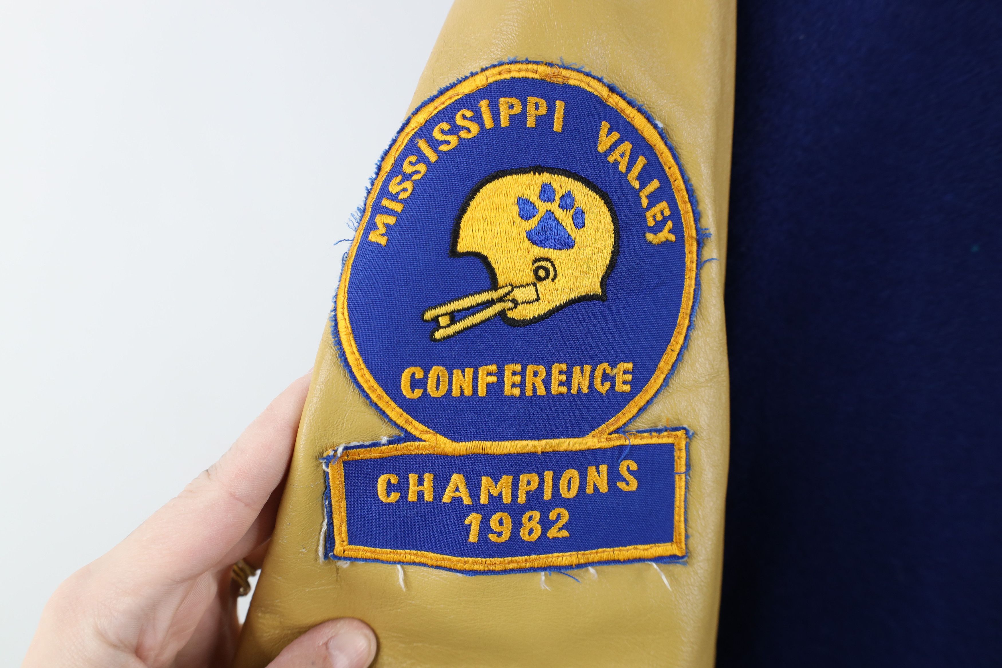 Vintage Vintage 80s Conference 1982 Football Varsity Jacket USA Size US L / EU 52-54 / 3 - 4 Thumbnail