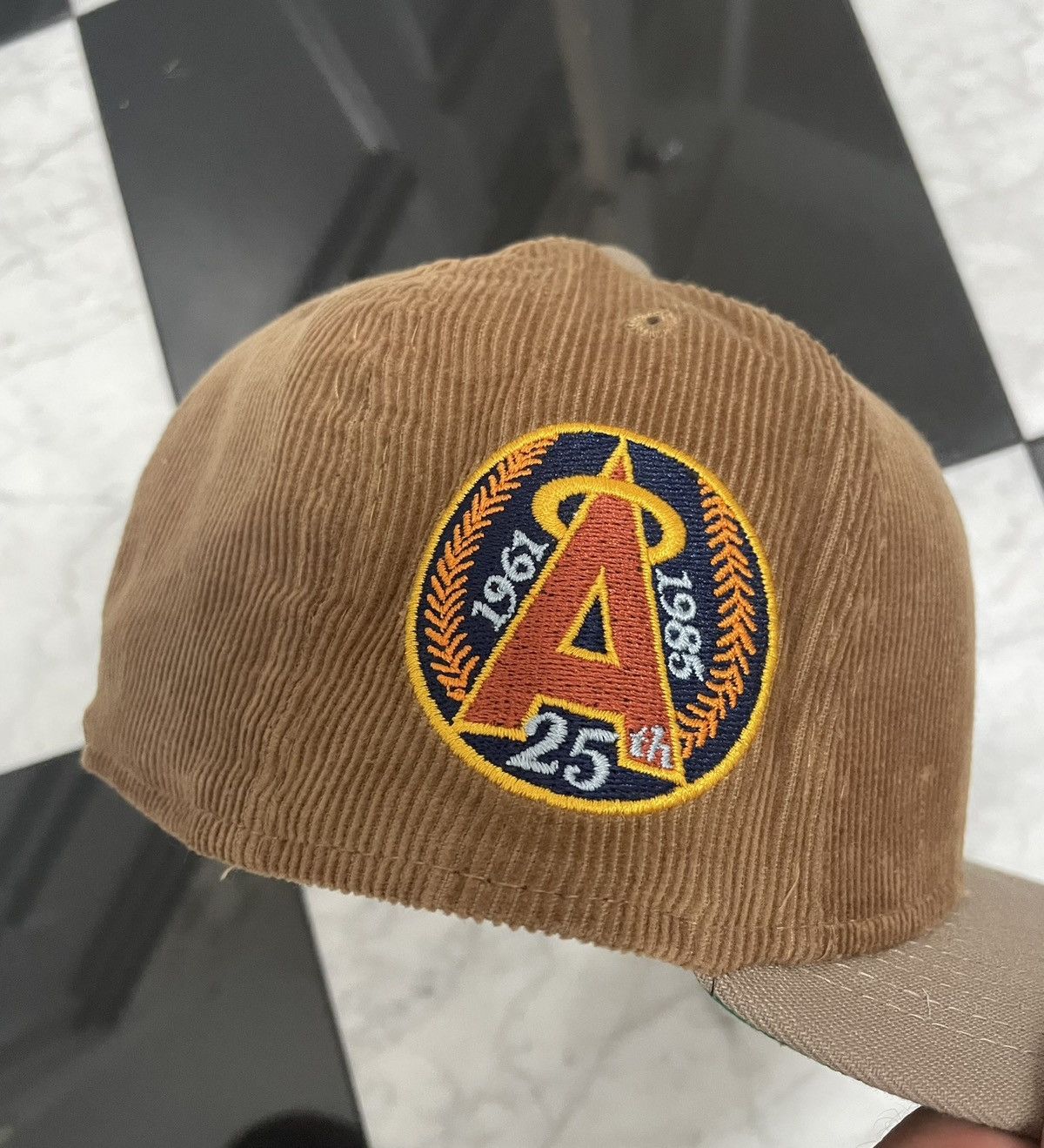 New Era 🔥 Exclusive Angels fitted corduroy size 7 Size ONE SIZE - 2 Thumbnail