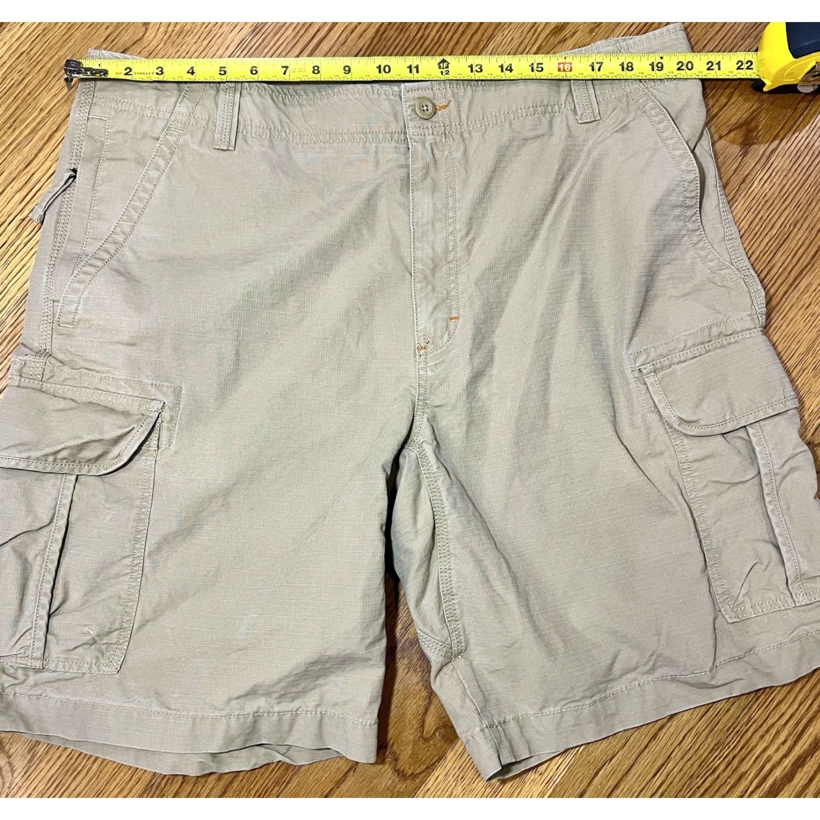 Vintage L.L.Bean Cargo Shorts Men 40W Size 40 Inseam 10 Casual Beige Canvas Cotton Dark Tan Shorts Mens Size US 40 / EU 56 - 4 Thumbnail