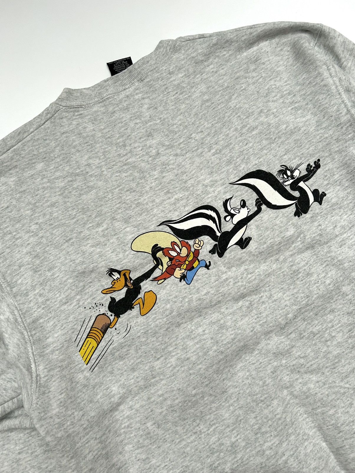Vintage Vintage 1996 Looney Tunes Sweatshirt Size L Made In USA Size US L / EU 52-54 / 3 - 4 Thumbnail