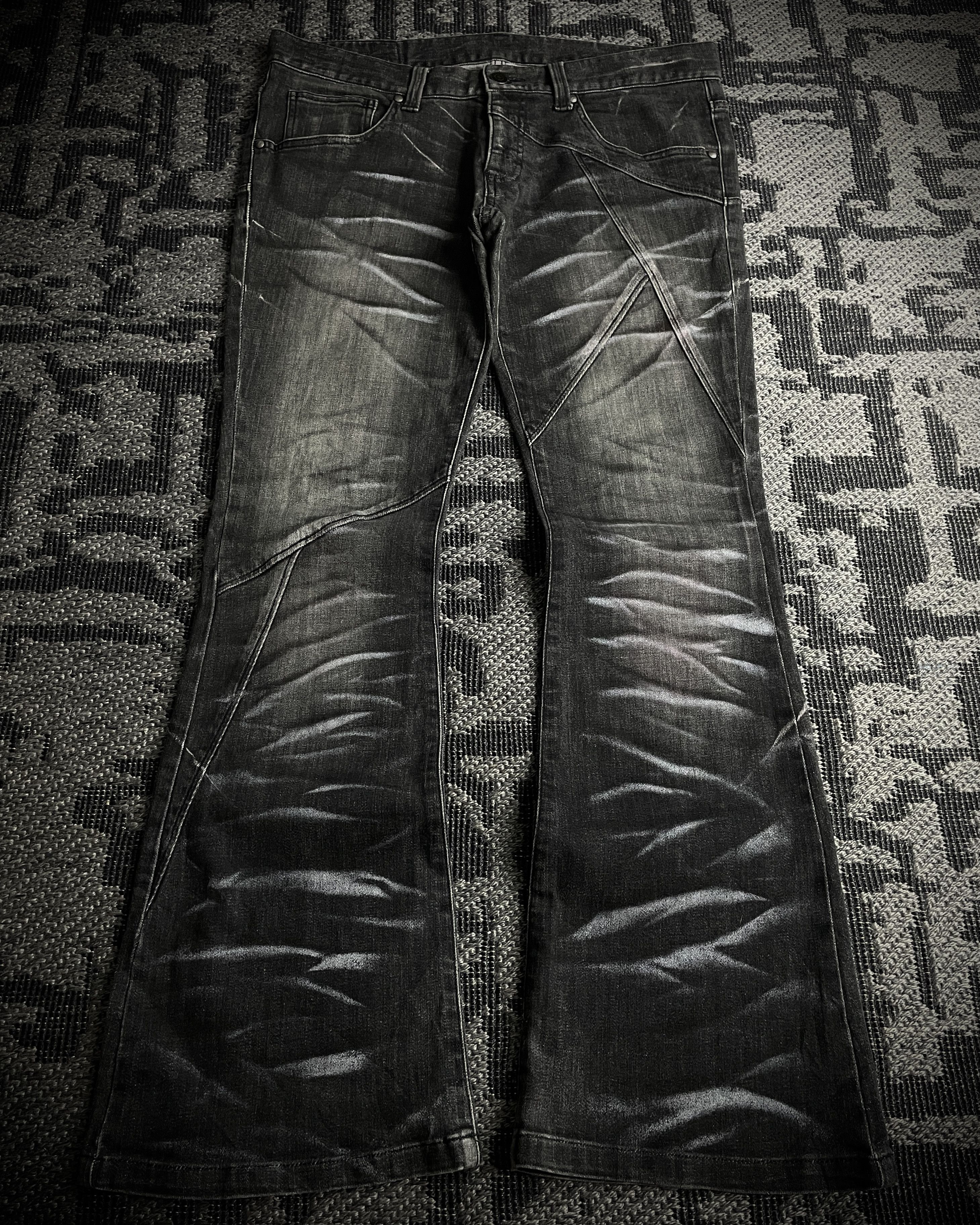 Tornado Mart Tornado Mart Black Whiskered Faded Flared Denim Size US 33 - 3 Thumbnail