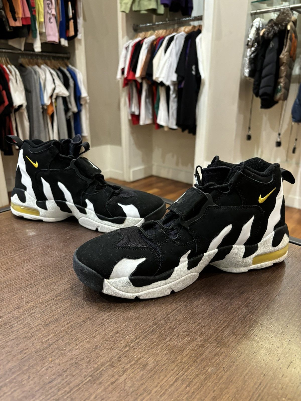 Nike Nike Air Diamond Turf Black White Size US 11.5 / EU 44-45 - 2 Thumbnail