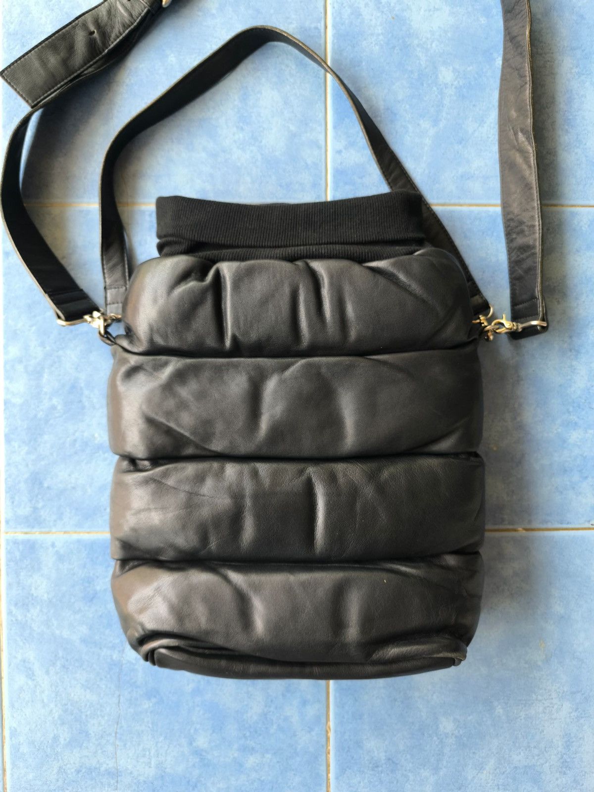 Yohji Yamamoto Kawa-kawa Leather Puffer Sling Bag Size ONE SIZE - 3 Thumbnail
