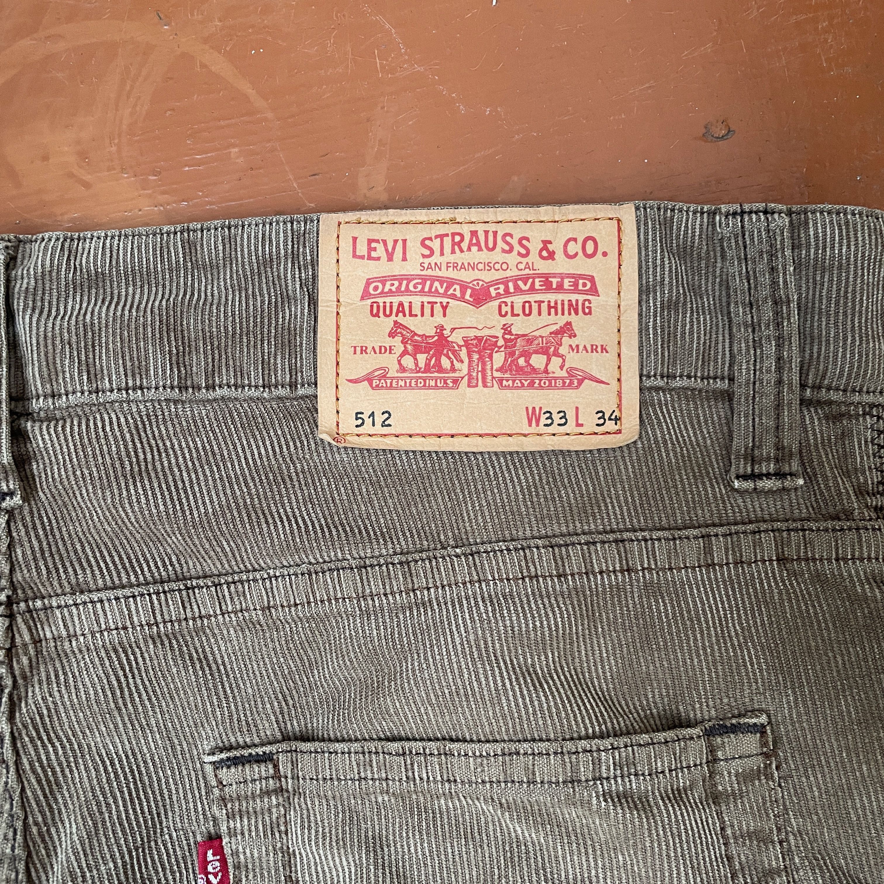 Levi's Levi's corduroy bobcut Baggy Pants spider patern Art y2k Size US 33 - 8 Thumbnail