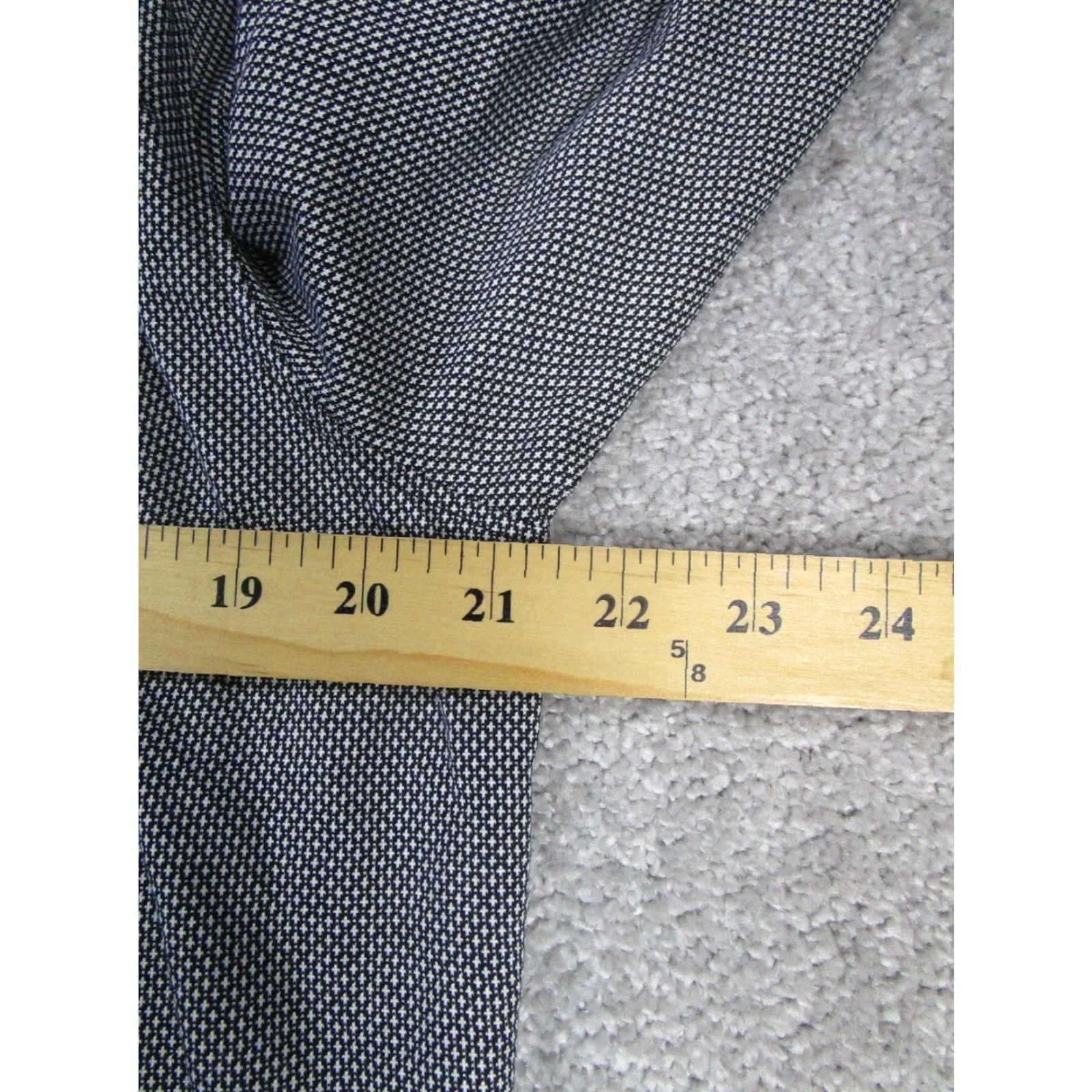 UNTUCKit UNTUCKit Polo Shirt Mens Large Gray Cotton Golf Herringbone Long Sleeve Button-Front Collared Golfwear Mens L Gray UNTUCKit Polo Size US L / EU 52-54 / 3 - 7 Thumbnail