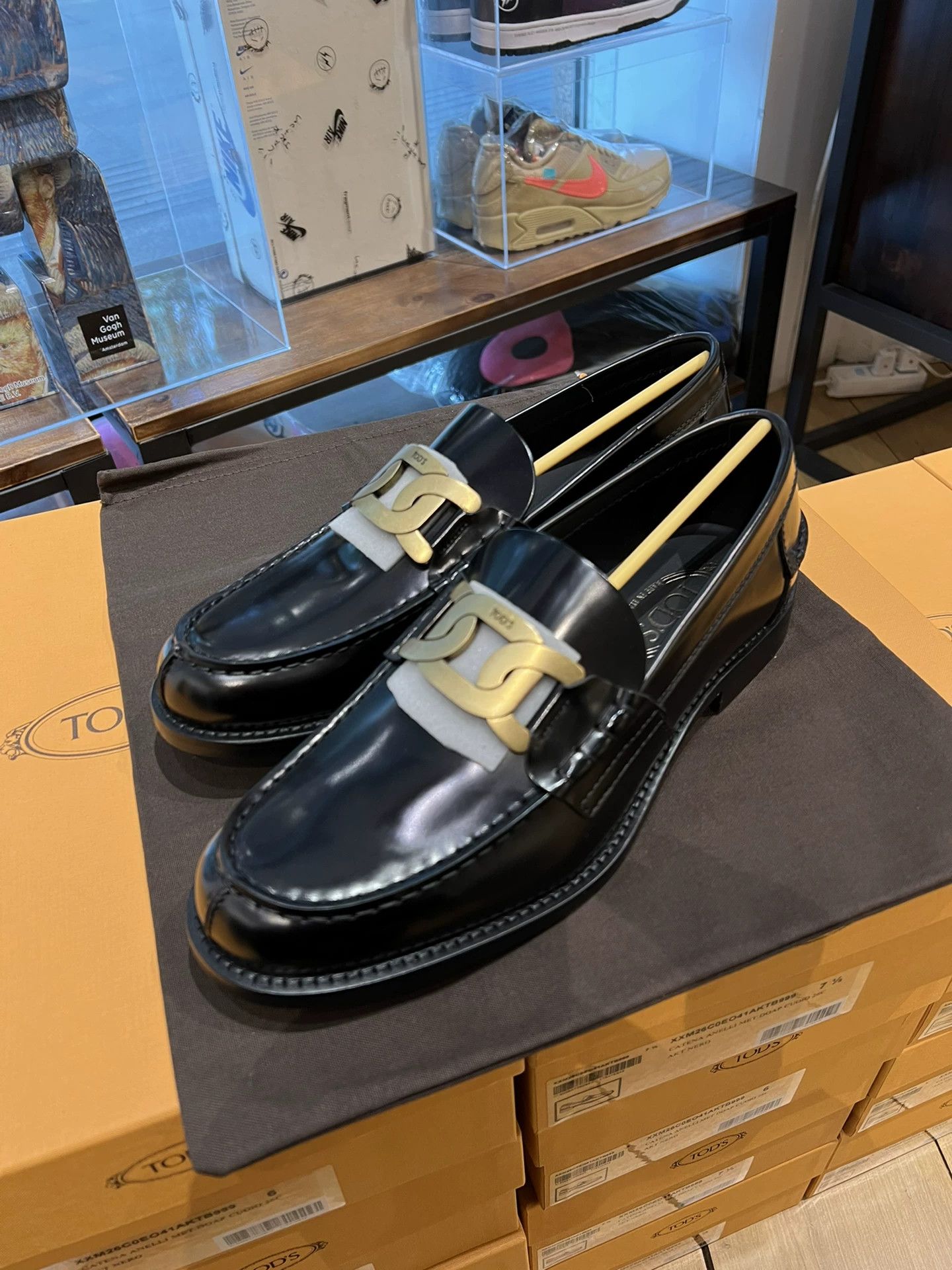 Tod's tod's leather loafers in black color Size US 7.5 / EU 40-41 - 1 Thumbnail
