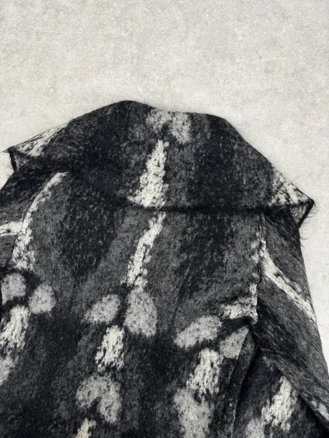 Roberto Cavalli 2000s Roberto Cavalli Black Mohair Abstract Animal Print Cardigan Size S / US 4 / IT 40 - 7 Thumbnail