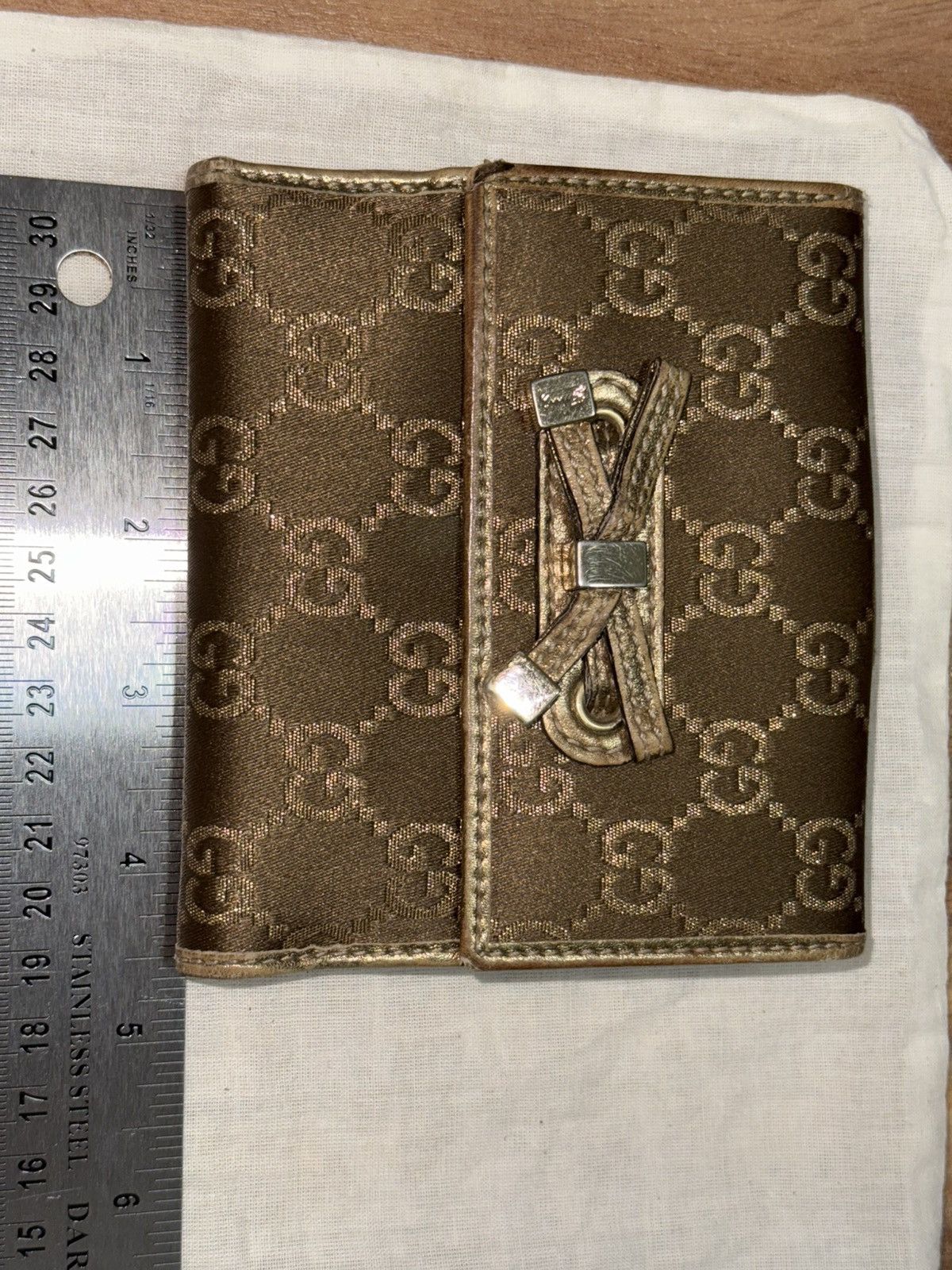 Gucci Gucci Bow Compact Wallet – GG Canvas / Gold Leather Size ONE SIZE - 1 Thumbnail