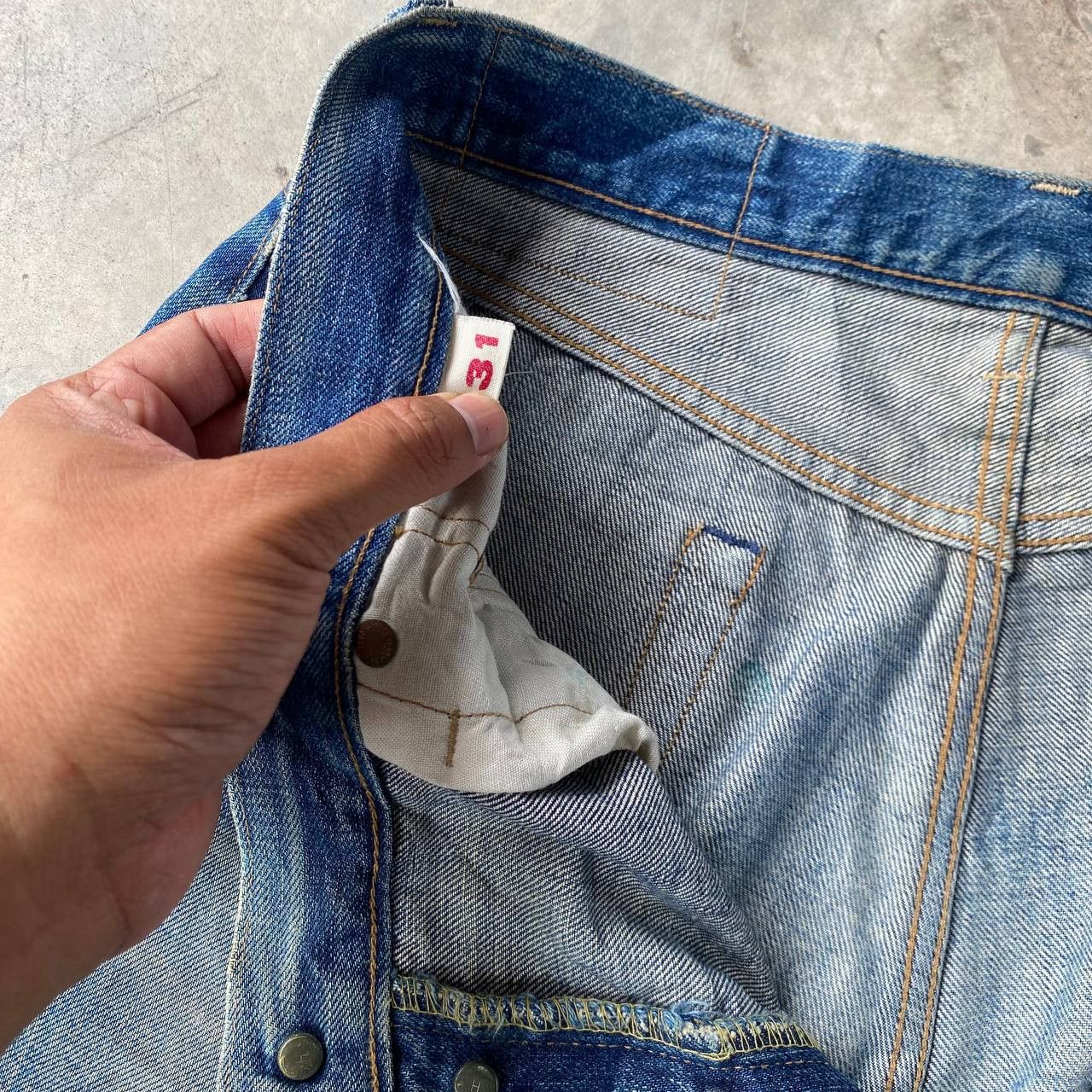 Okura VINTAGE OSAKA OKURA IRON HR MARKETT SELVEDGED DISTRESSED Size US 30 / EU 46 - 11 Thumbnail