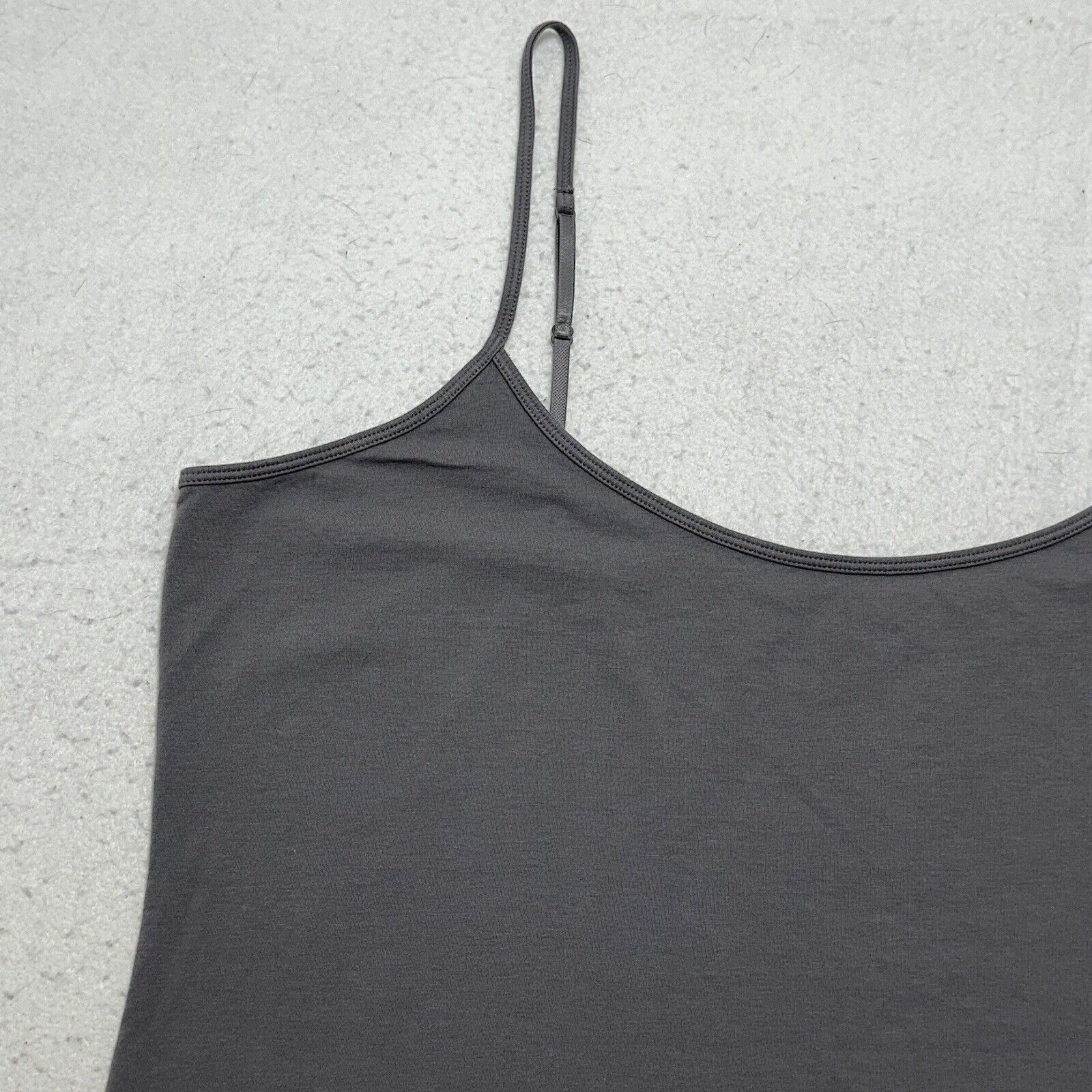 Old Navy Old Navy XXL Gray Adjustable Strap Camisole Tank Top Stretch Size XXL / US 16-18 / IT 52-54 - 2 Thumbnail