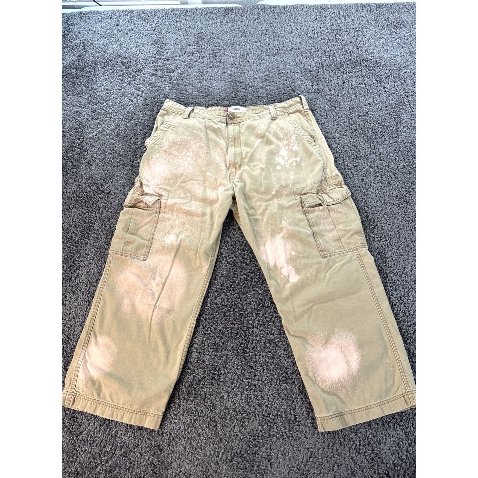 Levi's VINTAGE Levi's Cargo Pants Mens 40x28 Beige Distressed Wide Baggy Work Y2K Size US 40 / EU 56 - 2 Thumbnail