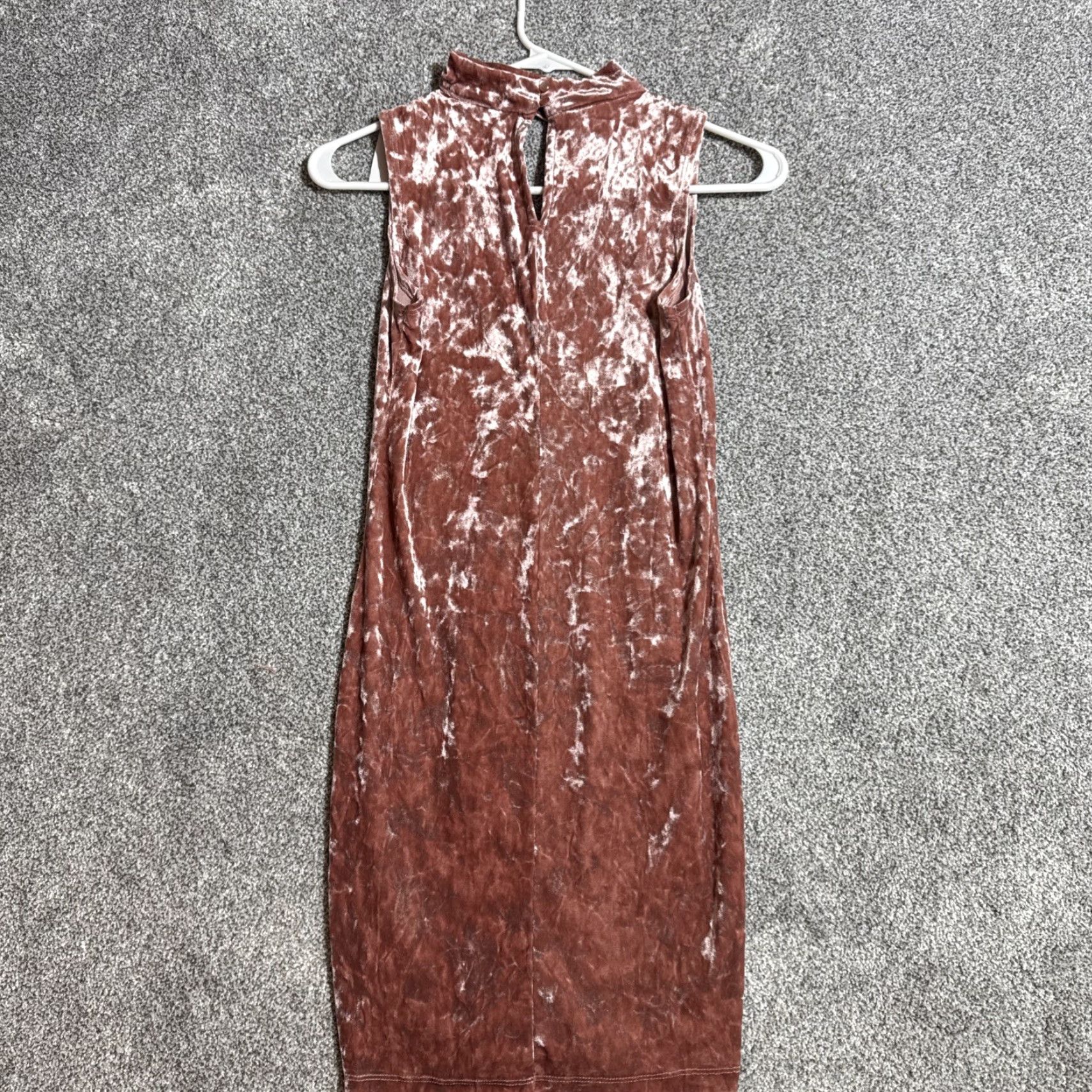 Forever 21 FOREVER 21 Crushed Velvet Dress Small Pink V-Neck Sleeveless Bodycon Clubwear Barbiecore Y2K Party/Cocktail Evening Wear Womens Size S / US 4 / IT 40 - 7 Thumbnail