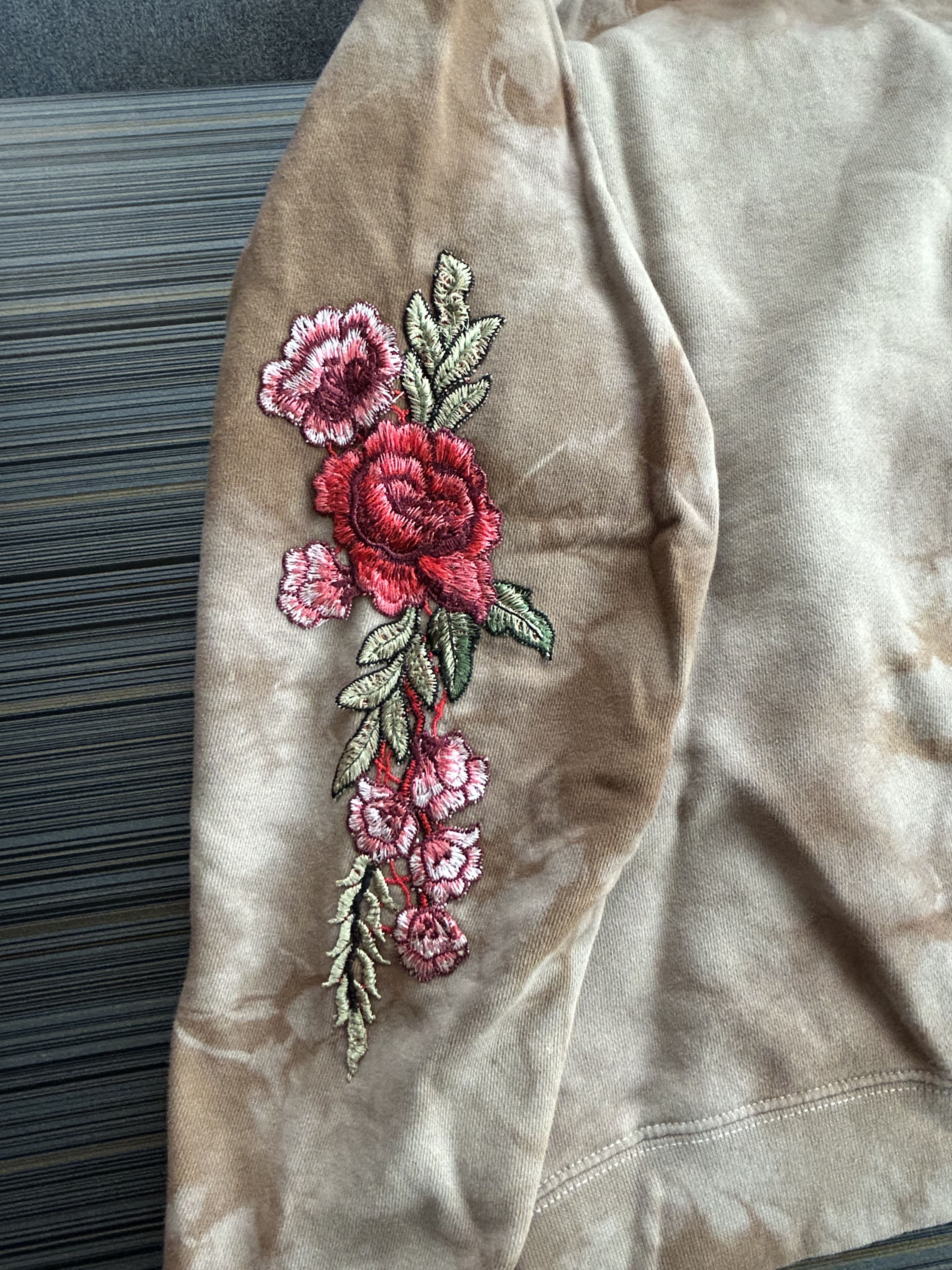 Civil Regime Civil Regime Red Rose Marble Sandstorm Wash Men’s Hoodie Size US M / EU 48-50 / 2 - 3 Thumbnail