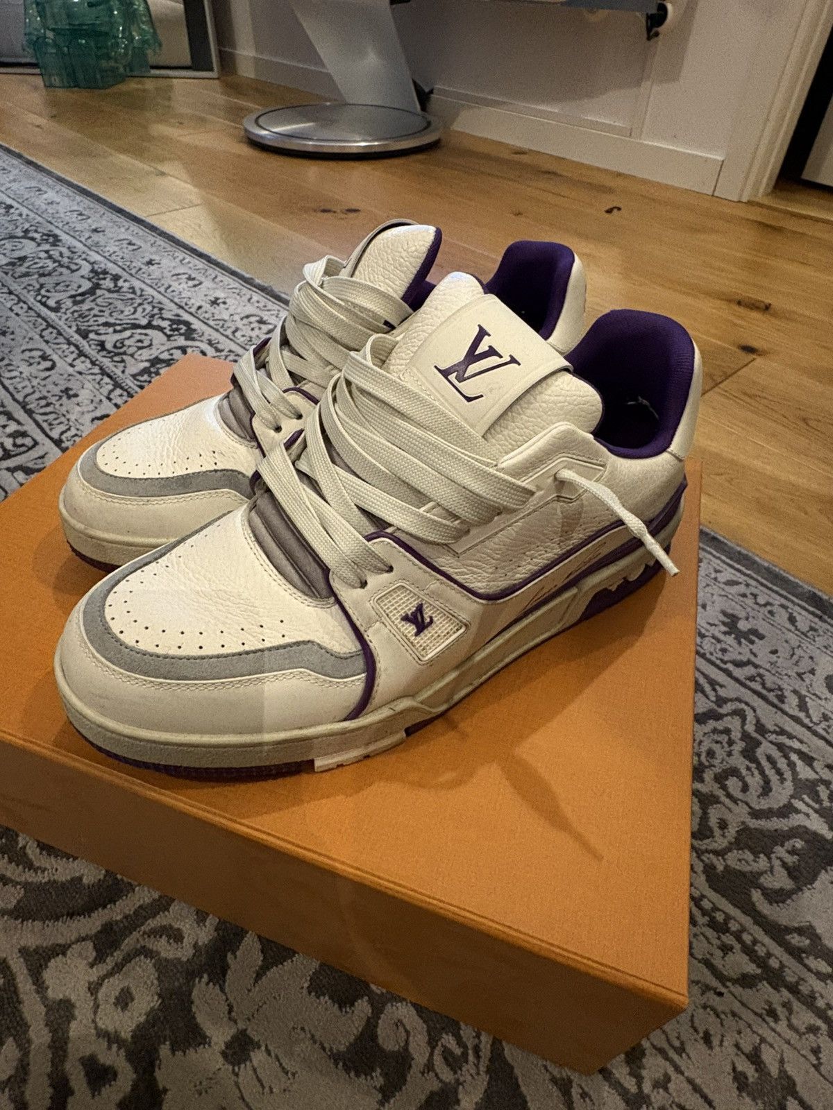 LV TRAINER SNEAKER