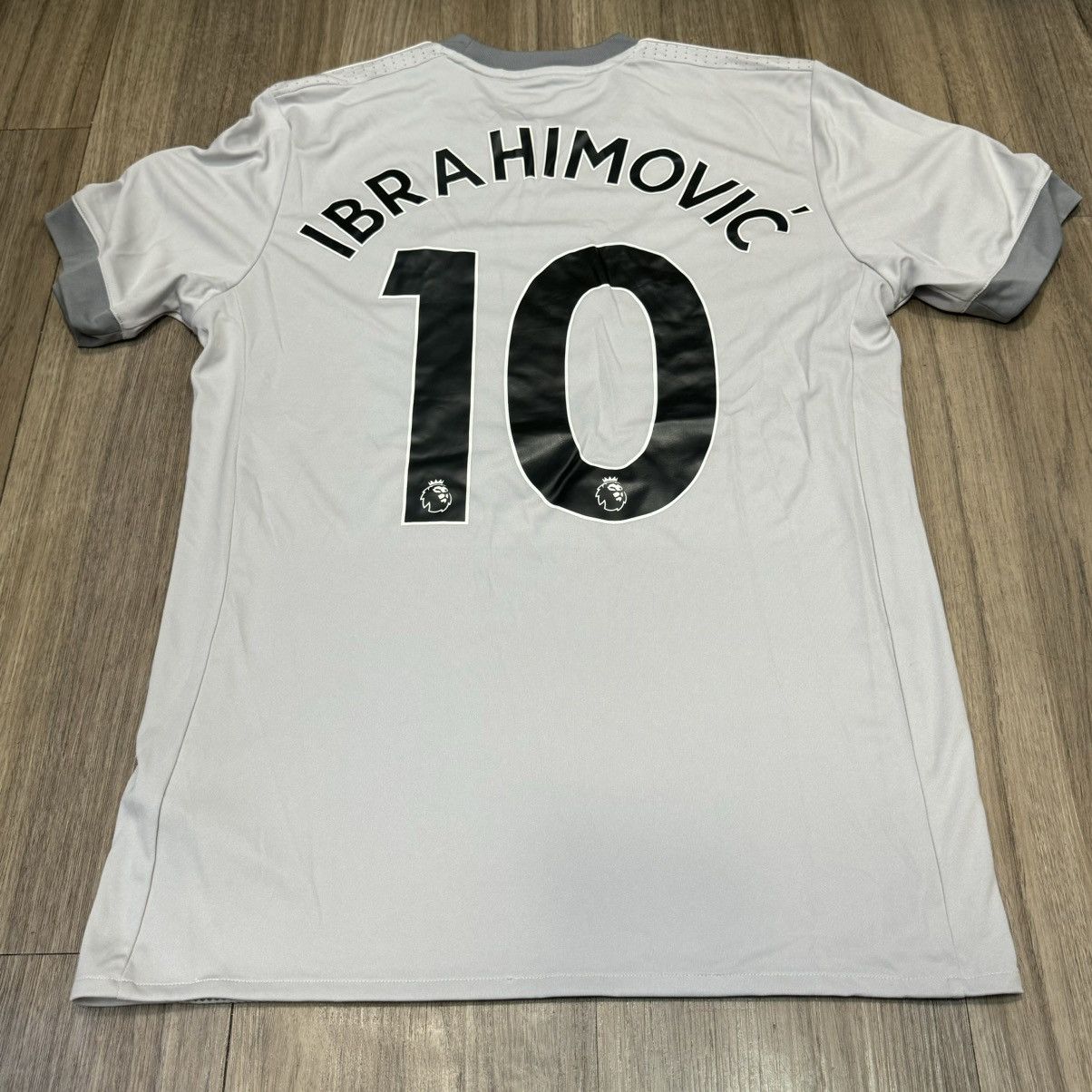 Adidas Manchester united 17/18 third away #10 Ibrahimovic Size US S / EU 44-46 / 1 - 2 Thumbnail
