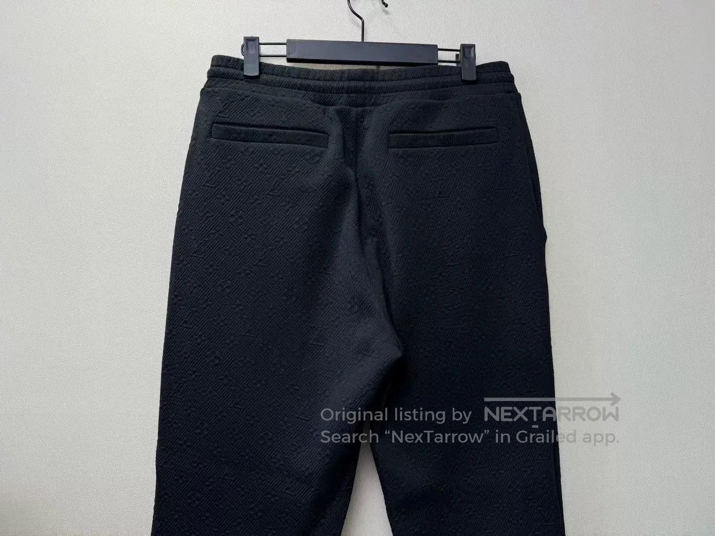 Louis Vuitton louis vuitton black embossed logo sweatpants. Size US 28 / EU 44 - 5 Thumbnail