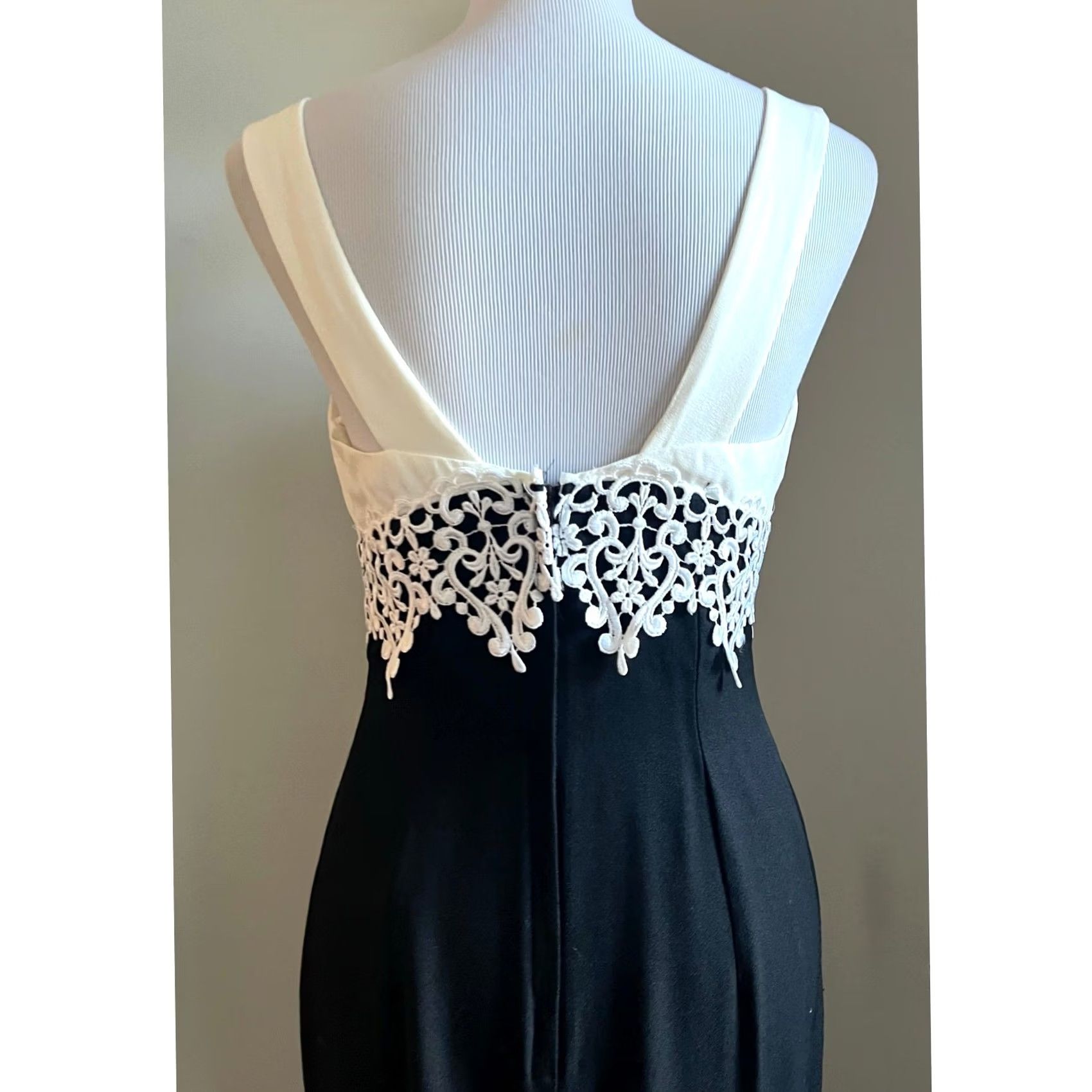 Jessica McClintock VINTAGE Jessica McClintock Gunne Sax Dress Formal 90s Black Ivory Lace Size 9/10 Adults Womens Eve/Evening Ball Gown Size M / US 6-8 / IT 42-44 - 7 Thumbnail