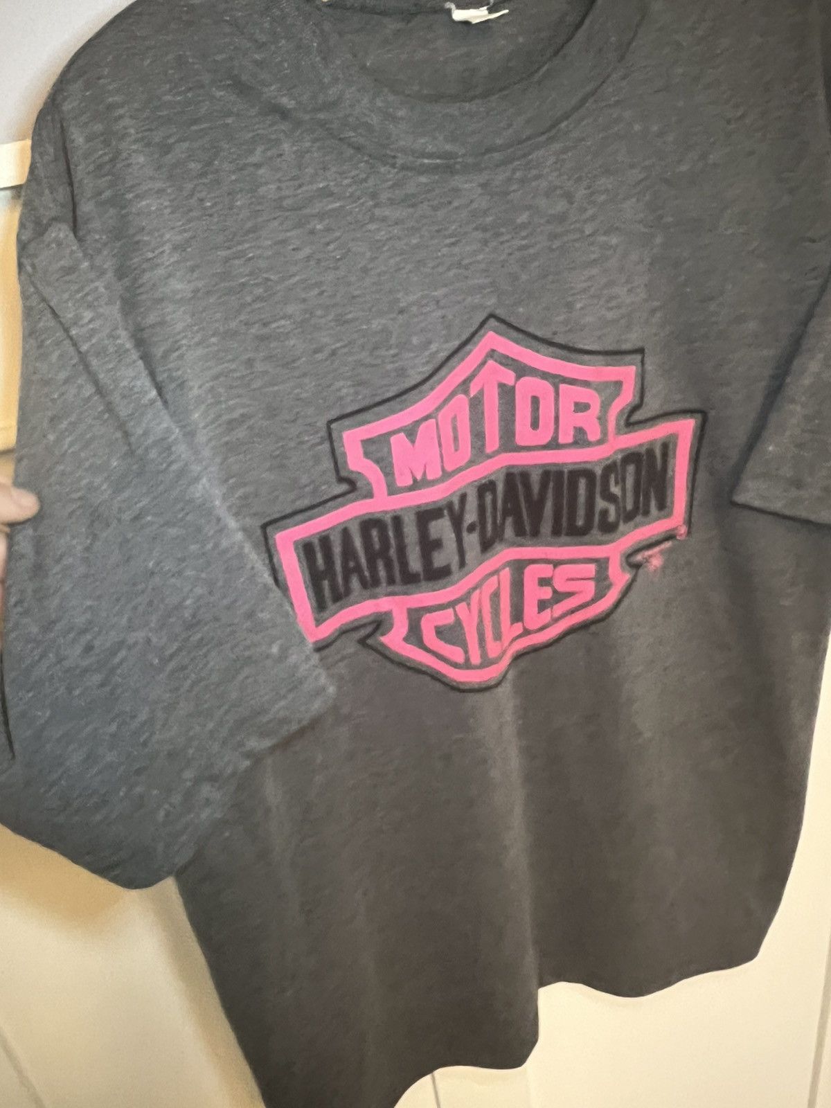Harley Davidson Vintage Harley Davidson large pink logo t-shirt Size US XL / EU 56 / 4 - 6 Thumbnail