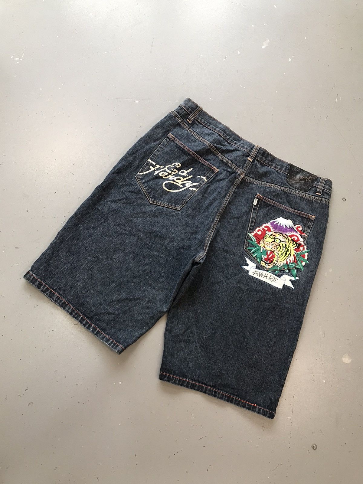 Christian Audigier × Ed Hardy × Vintage Vintage Edhardy crazy embroidered denim jort Size US 42 / EU 58 - 7 Thumbnail