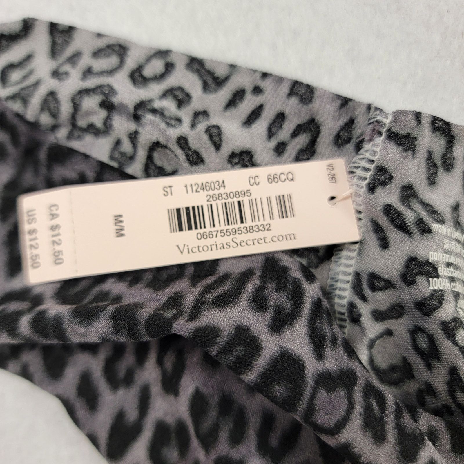 Victoria's Secret Victoria's Secret Thong/String Panties 3pk Sz M Size ONE SIZE - 7 Thumbnail