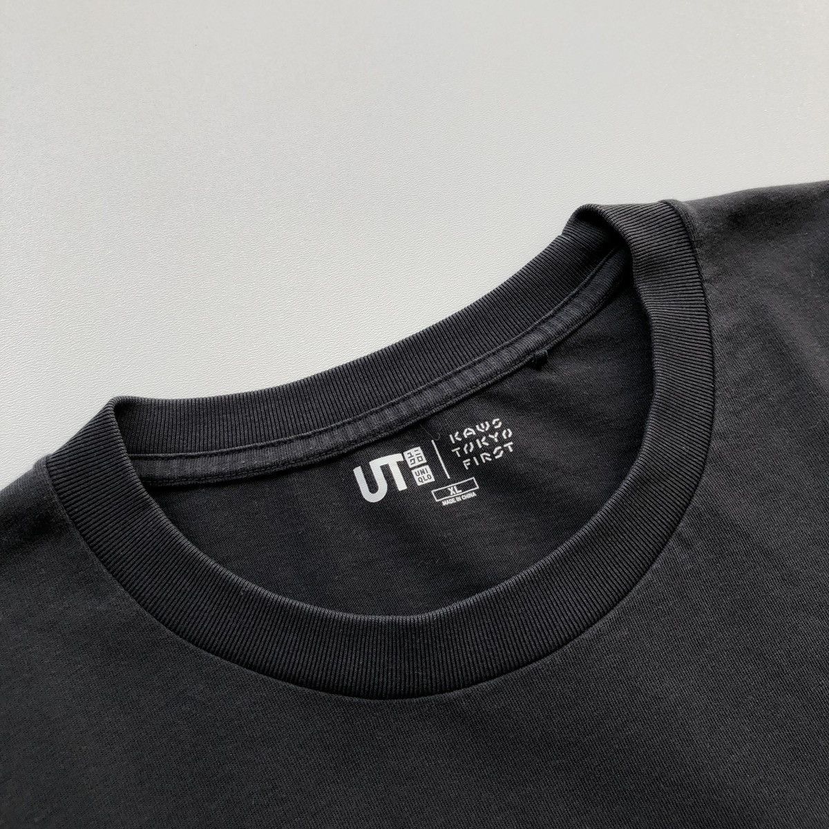 Kaws × Uniqlo Uniqlo X Kaws Tokyo First Logo UT T-Shirt Dark Grey Size US L / EU 52-54 / 3 - 7 Thumbnail