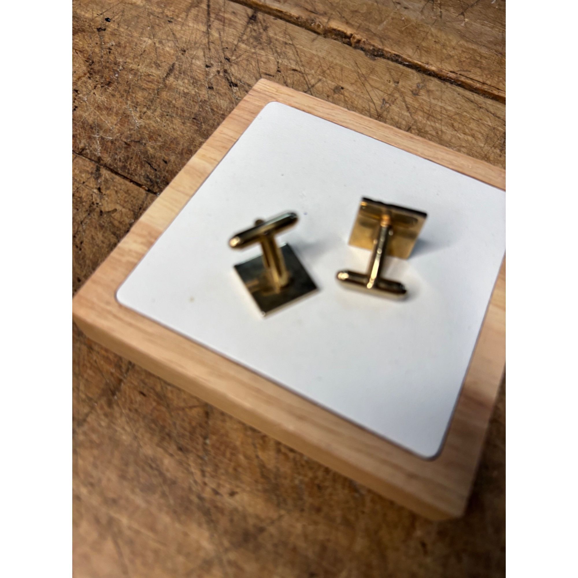 Other Gold Tone Geometric Square Cufflinks With Abstract Line Desi Size 44R - 5 Thumbnail