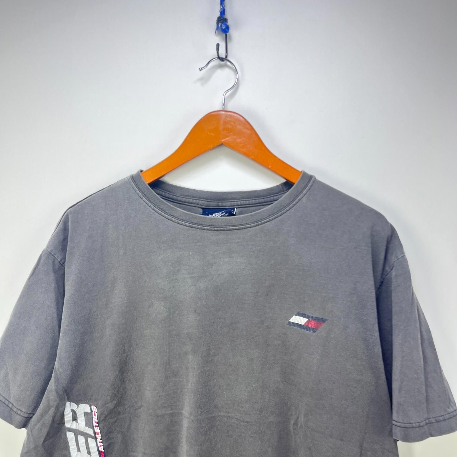 Tommy Hilfiger Vintage 90s Tommy Hilfiger Sun Faded T Shirt Large Size US L / EU 52-54 / 3 - 2 Thumbnail