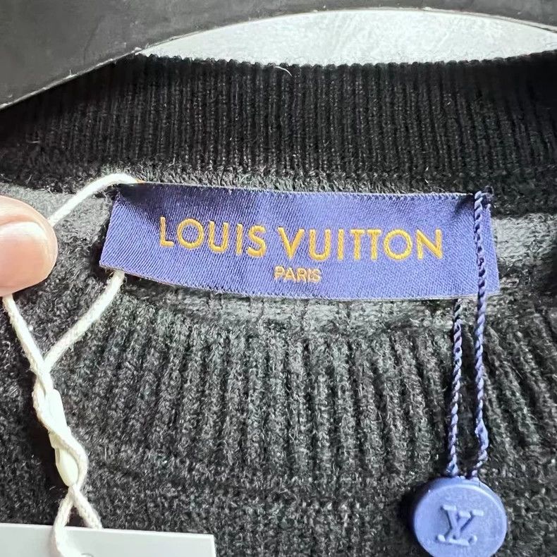 Louis Vuitton Louis Vuitton Long Sleeve Crew Neck Shirt in Black and Gre Size US XL / EU 56 / 4 - 2 Thumbnail