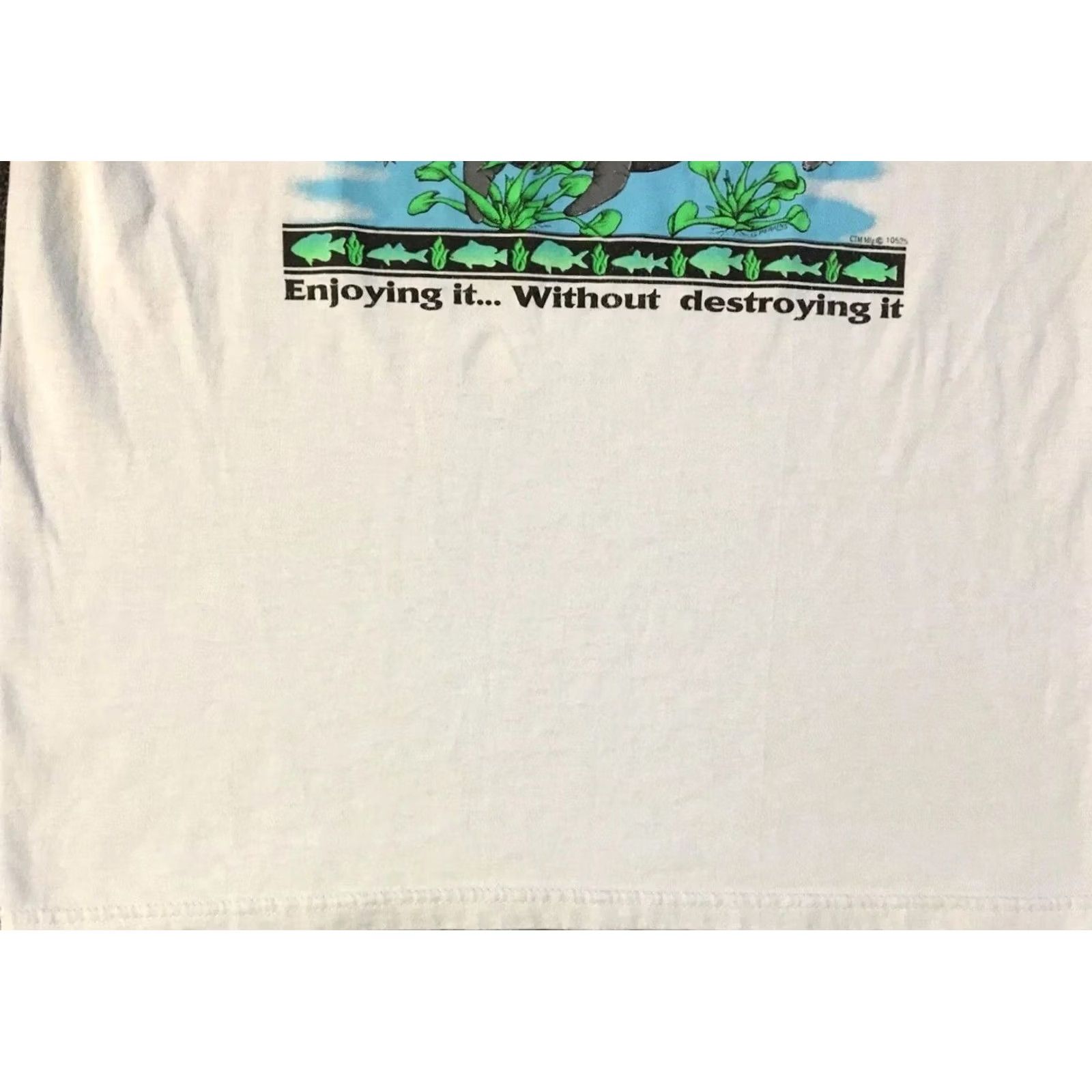 Vintage VINTAGE 90s Manatee Gentle Giants Faded Shirt M White Animal Nature Art Beach Surf Grunge Endangered Mens T-Shirt Size US M / EU 48-50 / 2 - 3 Thumbnail