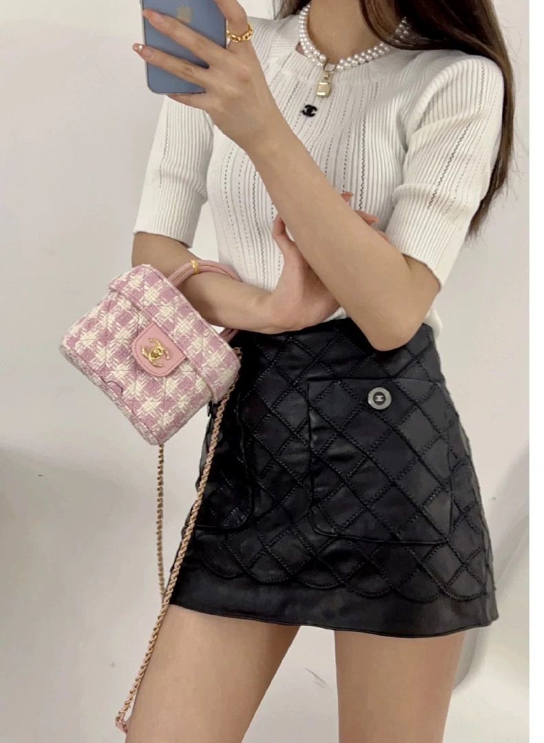 Chanel Chanel 23P white double C small logo sweater Size XS / US 0-2 / IT 36-38 - 6 Thumbnail