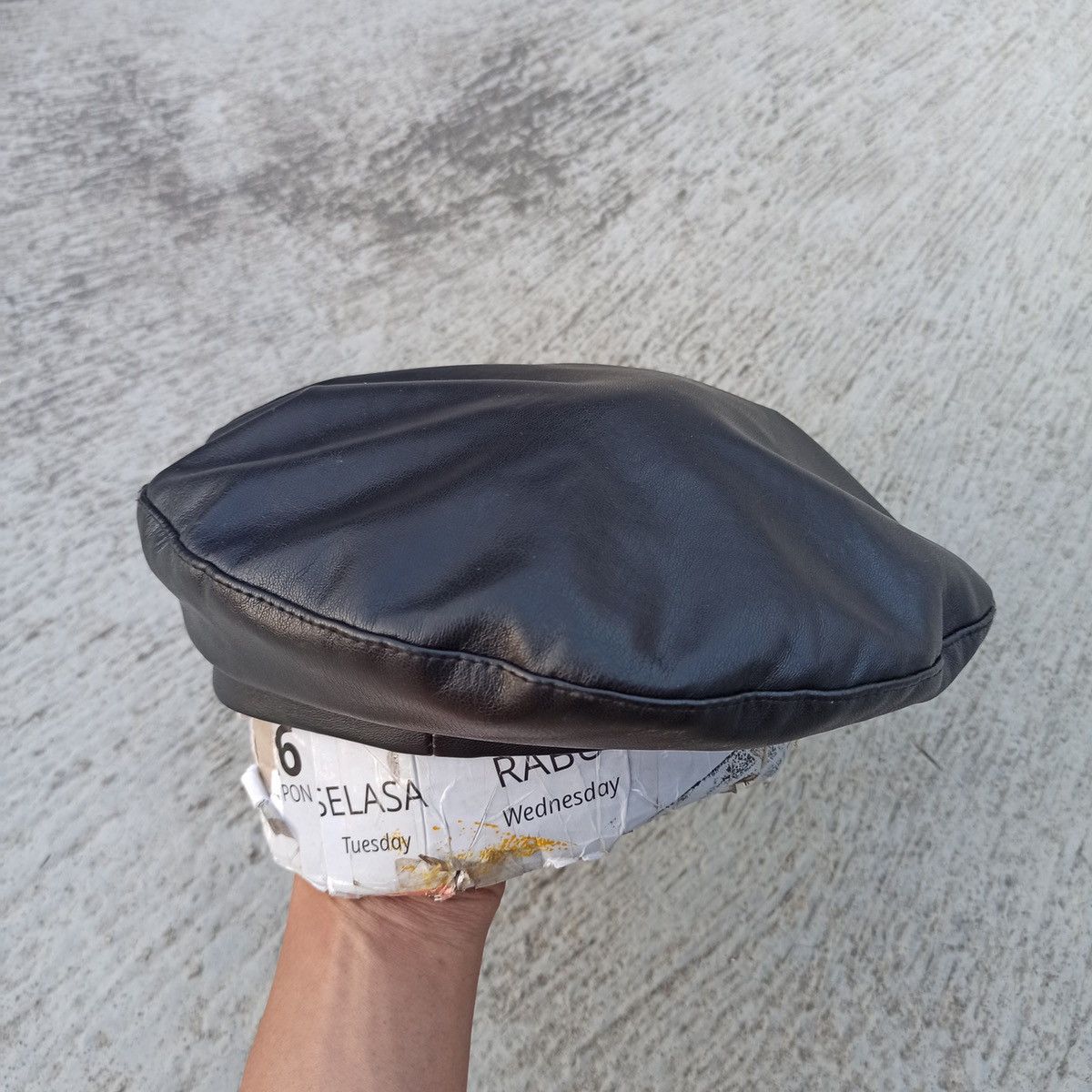 Leather Leather beret Size ONE SIZE - 2 Thumbnail