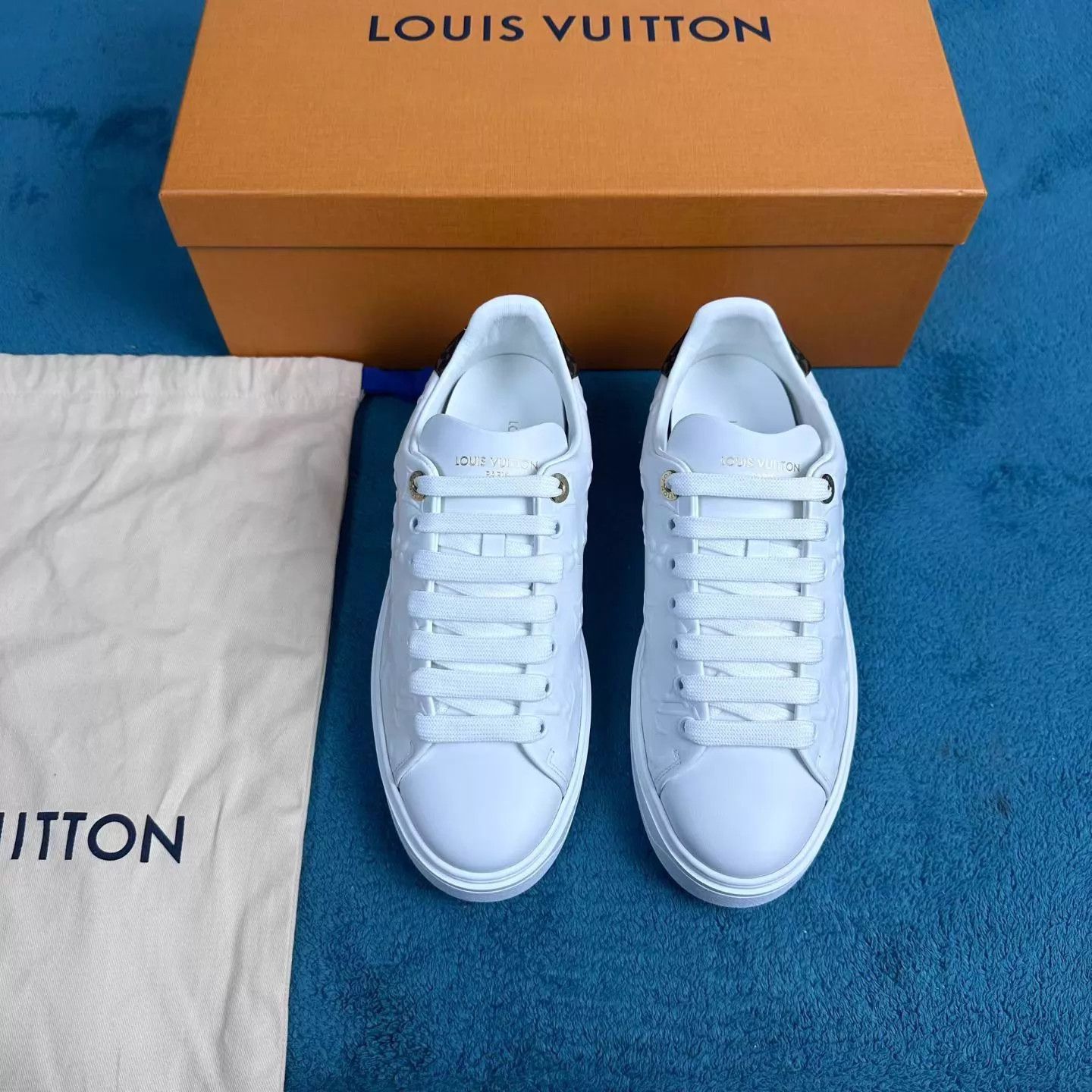 Louis Vuitton LV Time Out Low-Top Sneaker White Size US 7.5 / IT 37.5 - 1 Thumbnail