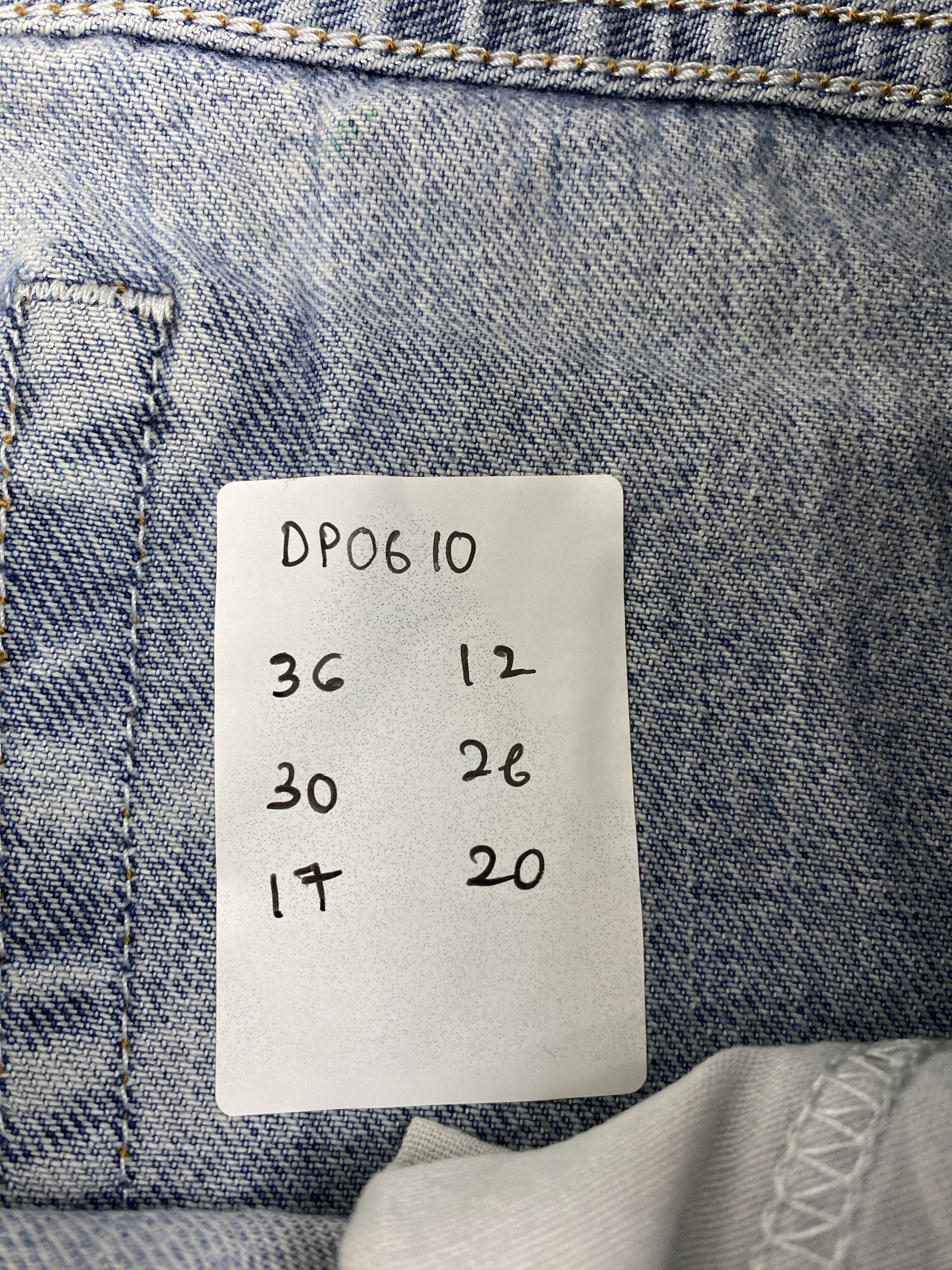 Levi's × Vintage Vintage Levis 550 Faded Blue Denim Jeans Size US 36 / EU 52 - 13 Thumbnail