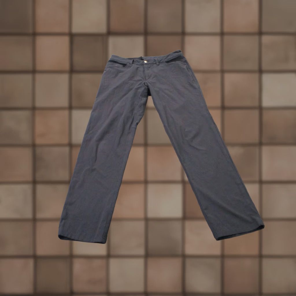 Lululemon Lululemon Pant Mens 30 Chino Warpstreme Classic ABC Business Preppy LM5583s Pant Slant Pockets Slim Gray 30in Inseam Mens Size US 32 / EU 48 - 1 Thumbnail