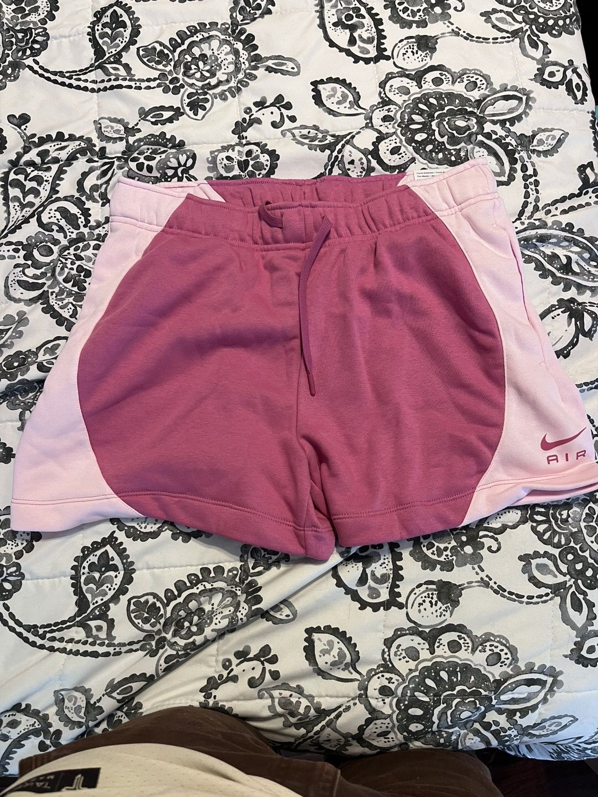 Nike Nike shorts size medium Size 30" / US 8 / IT 44 - 1 Thumbnail