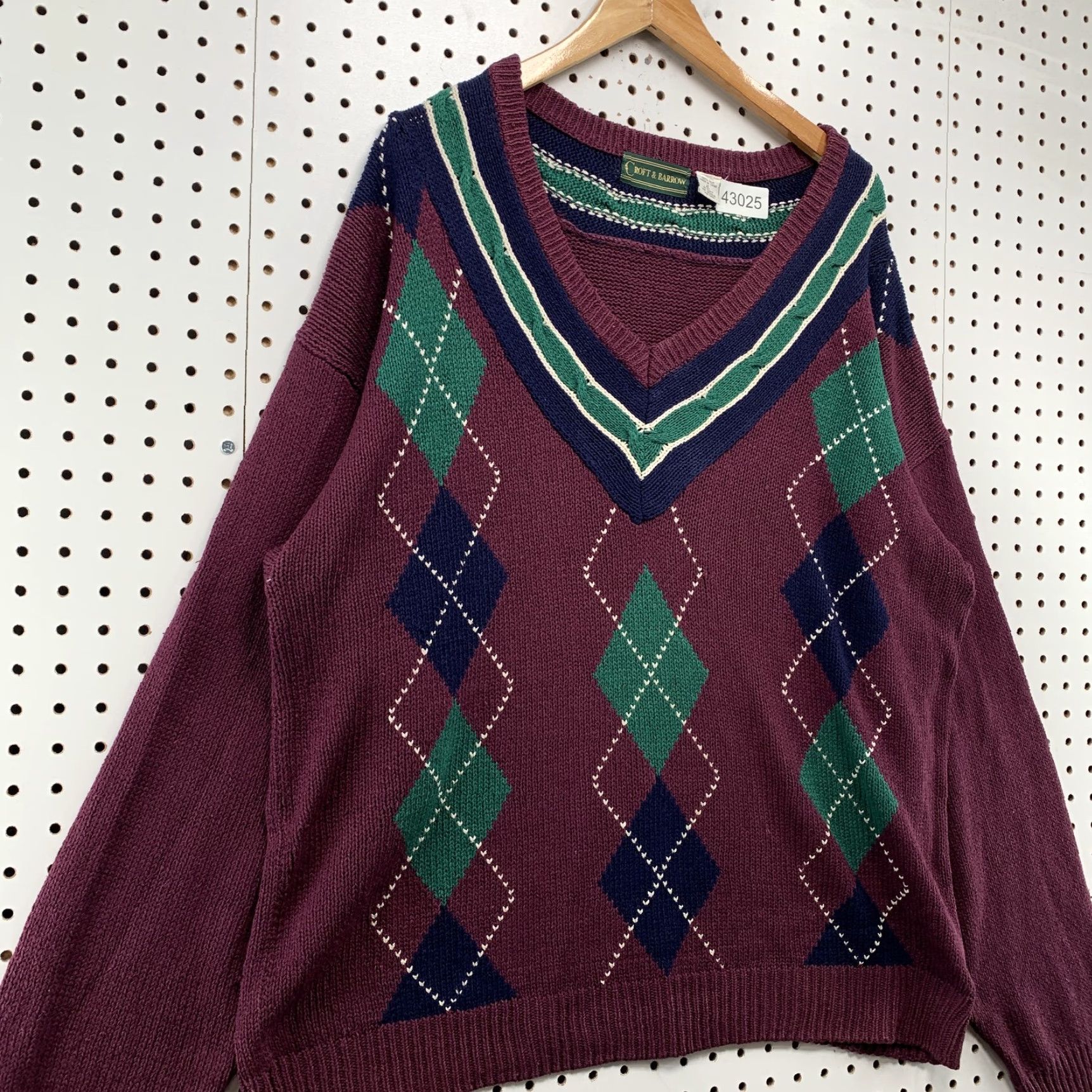 Croft & Barrow VINTAGE Croft & Barrow Argyle Knit Sweater XL Men 100% Silk Red Maroon Green V-Neck Pullover Knit Shirt/ Sweater Mens XL Red Argyle 90s Size US XL / EU 56 / 4 - 6 Thumbnail
