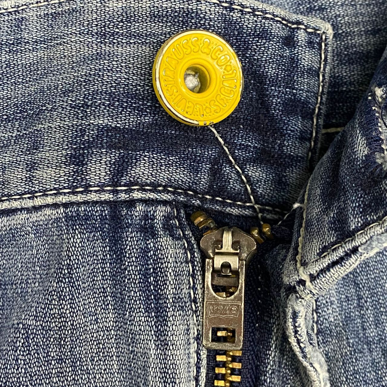 Japanese Brand 💥Vintage Levis Buckle Back Carpenter Distressed Distressed Size US 34 / EU 50 - 13 Thumbnail