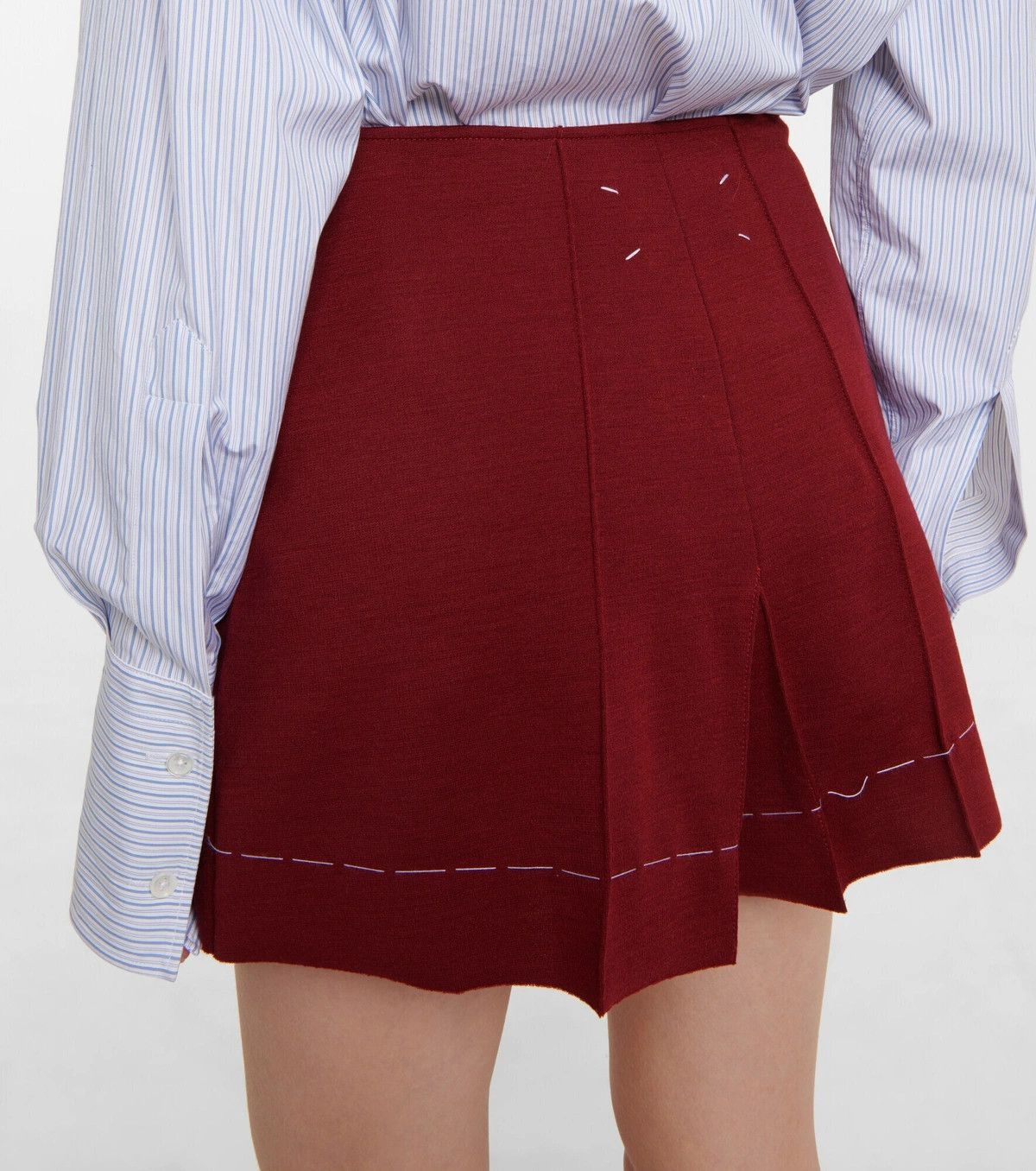 Maison Margiela o1y0625 Short in Burgundy Size 26" / US 2 / IT 38 - 3 Thumbnail