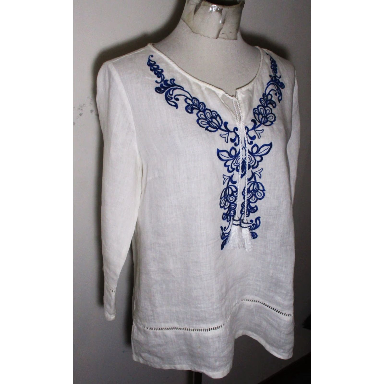 Vintage ARTISANNY White 100% Linen Embroidered Top Size L Shirt Women Adult Top 3/4 Sleeve V-Neck Fall Spring Summer Winter Casual Vintage No N/A Size L / US 10 / IT 46 - 3 Thumbnail