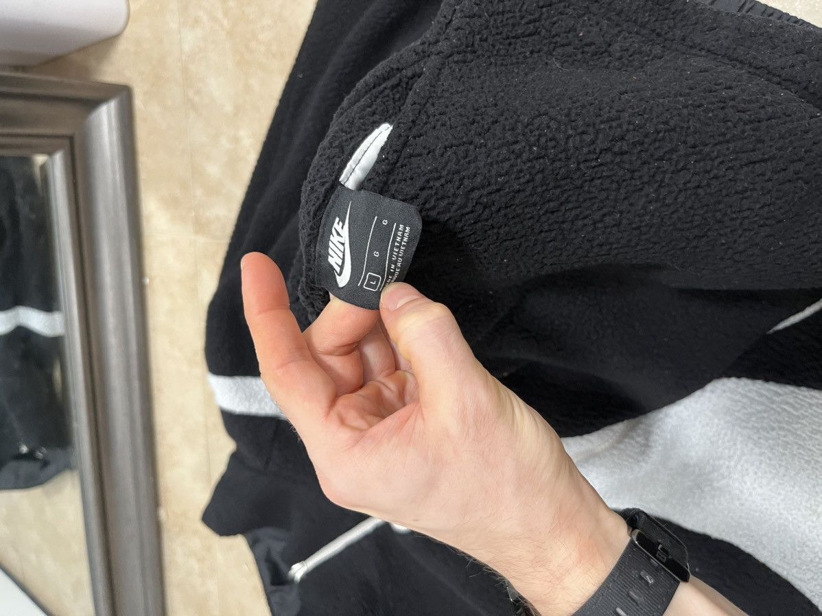 Nike Nike Big Swoosh Reversible Jacket Fleece Sherpa Black L size Size US L / EU 52-54 / 3 - 2 Thumbnail