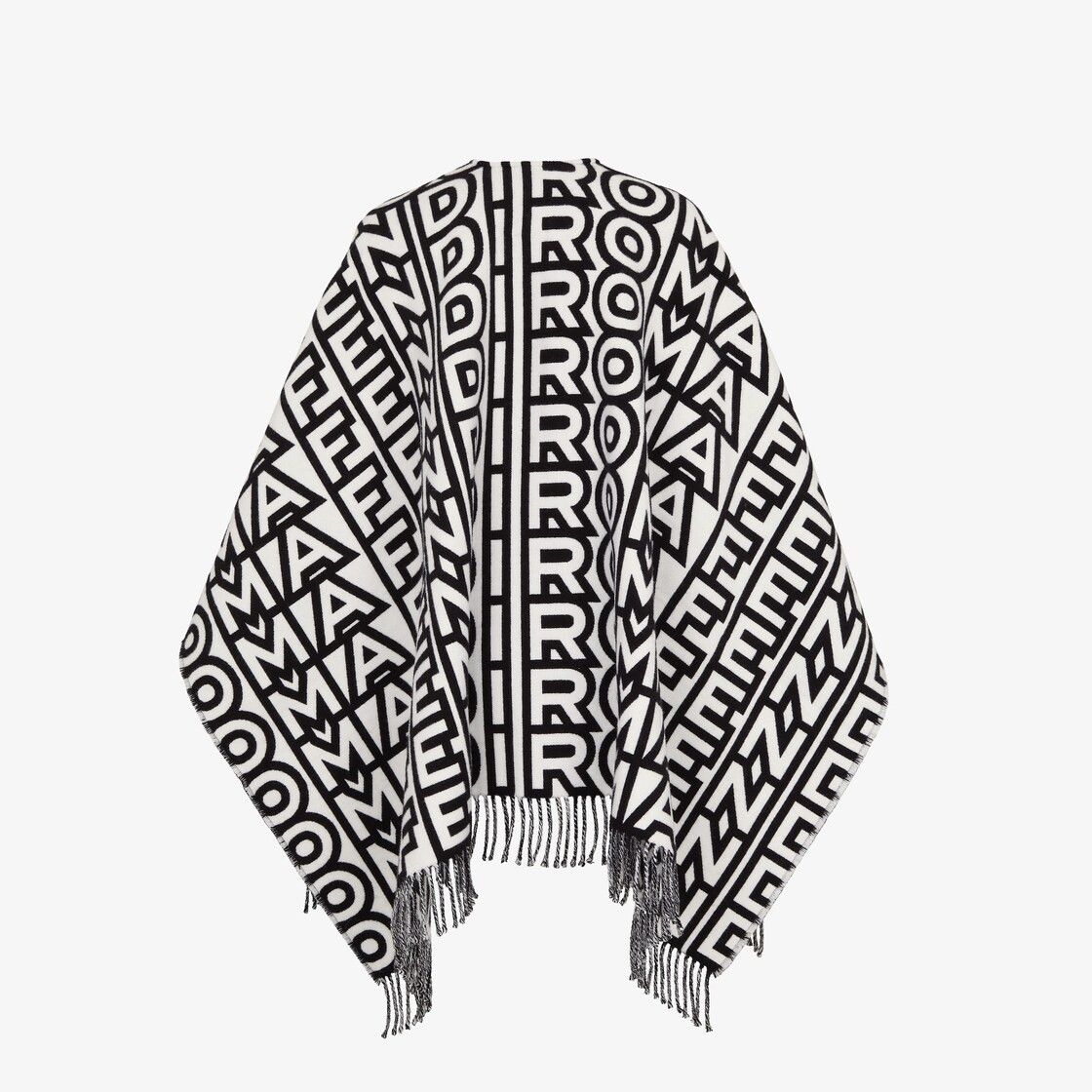 Fendi o1loc1c0824 Size: OS / Scarf in Black/White Size ONE SIZE - 2 Thumbnail