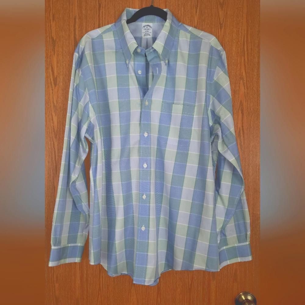 Brooks Brothers Brooks Brothers Regent Button Down Shirt Size XL Size 44R - 1 Thumbnail