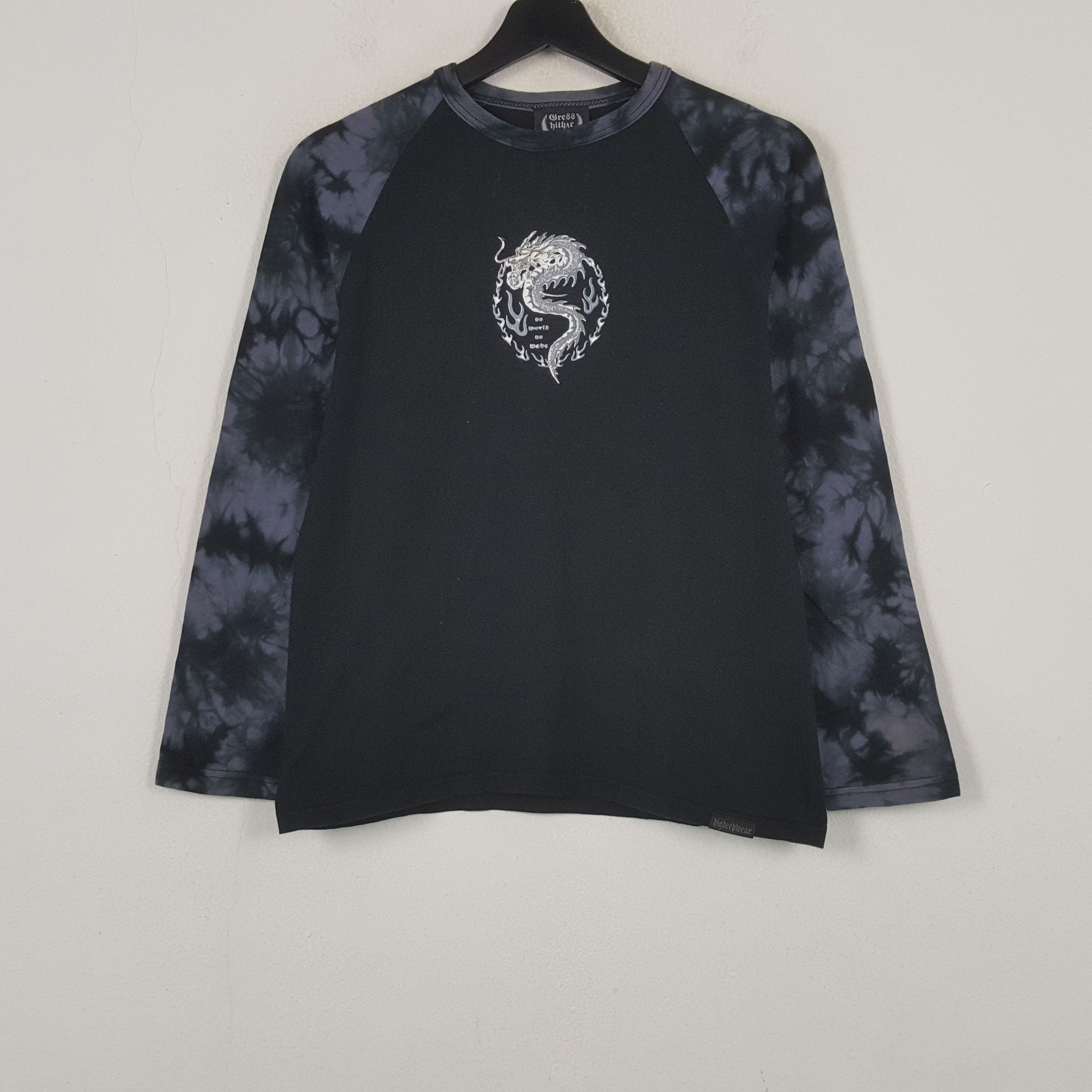 Vintage Dragon Design Streetwear Style Tshirt RR19 Size US S / EU 44-46 / 1 - 3 Thumbnail