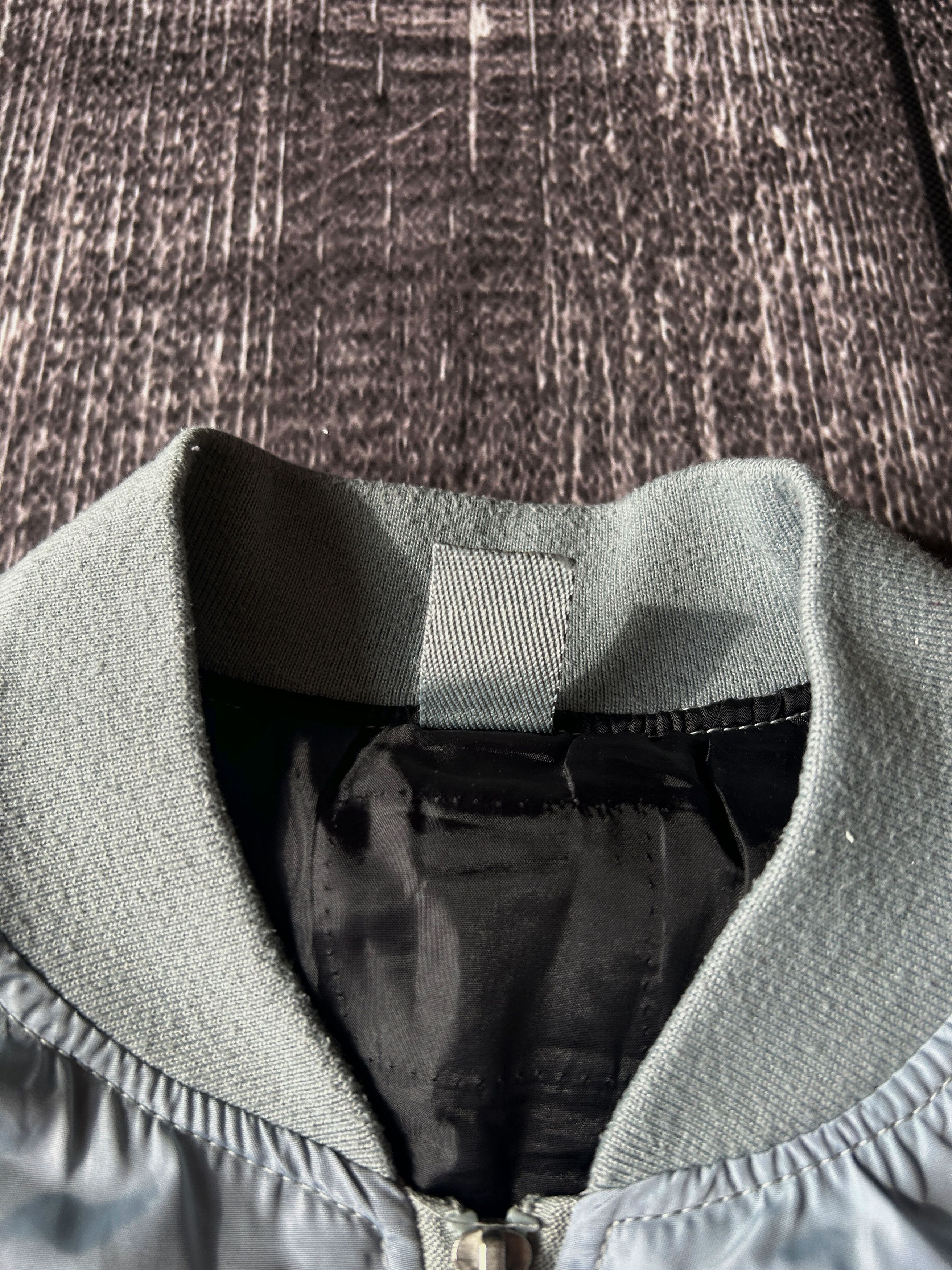 Japanese Brand Light Gray Bomber Jacket Minimal Zip Up Streetwear Outerwear Size US L / EU 52-54 / 3 - 10 Thumbnail